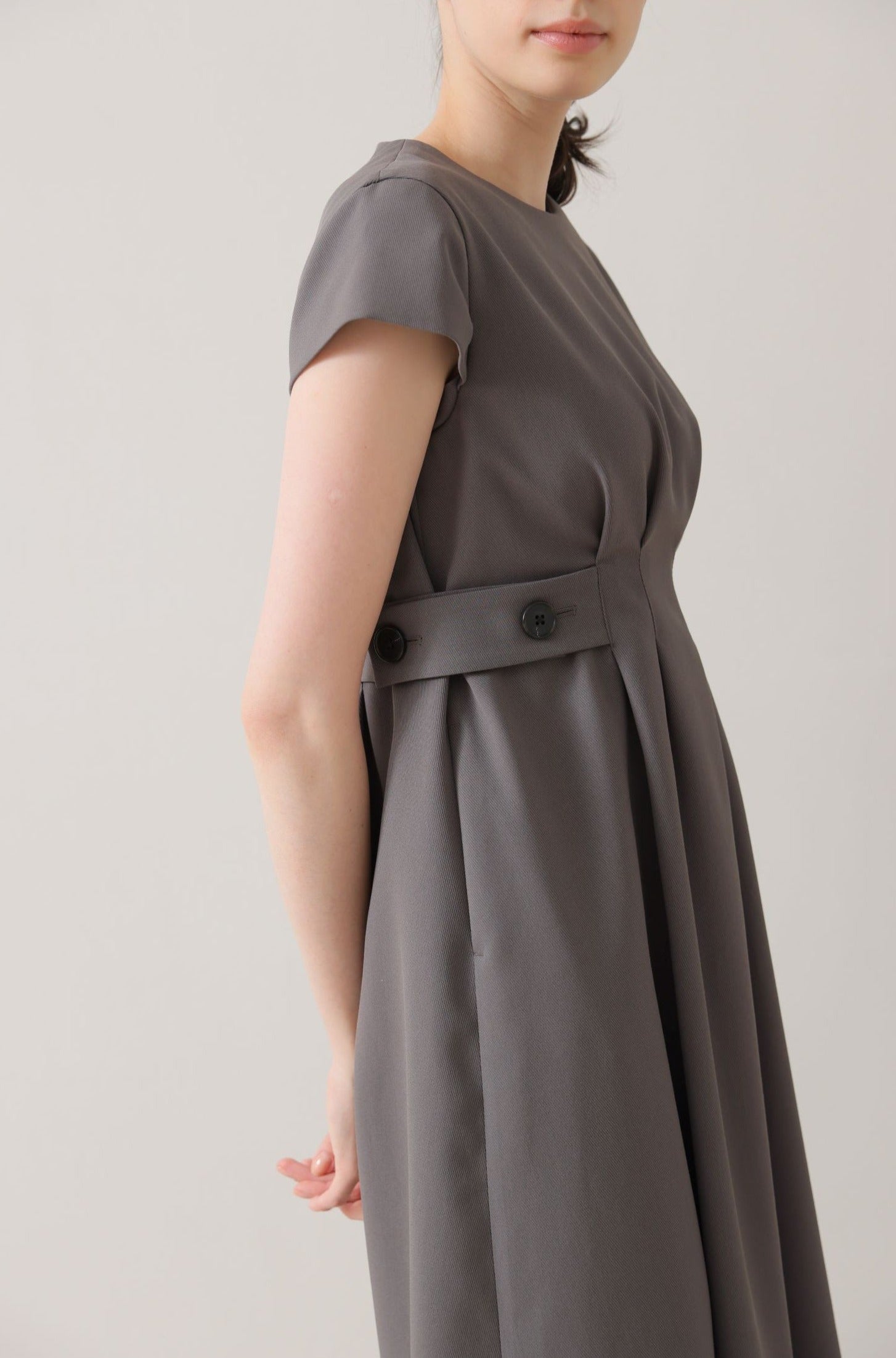 Waist tuck dress (Dark gray)