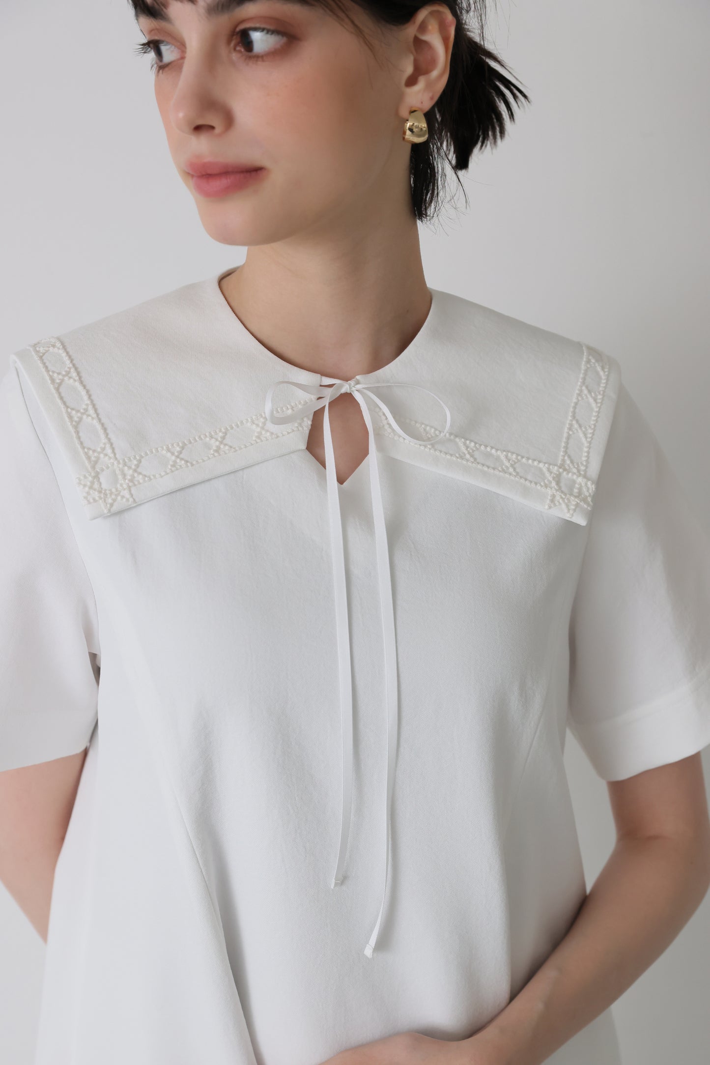 Comfort sailor-collar dress (White)