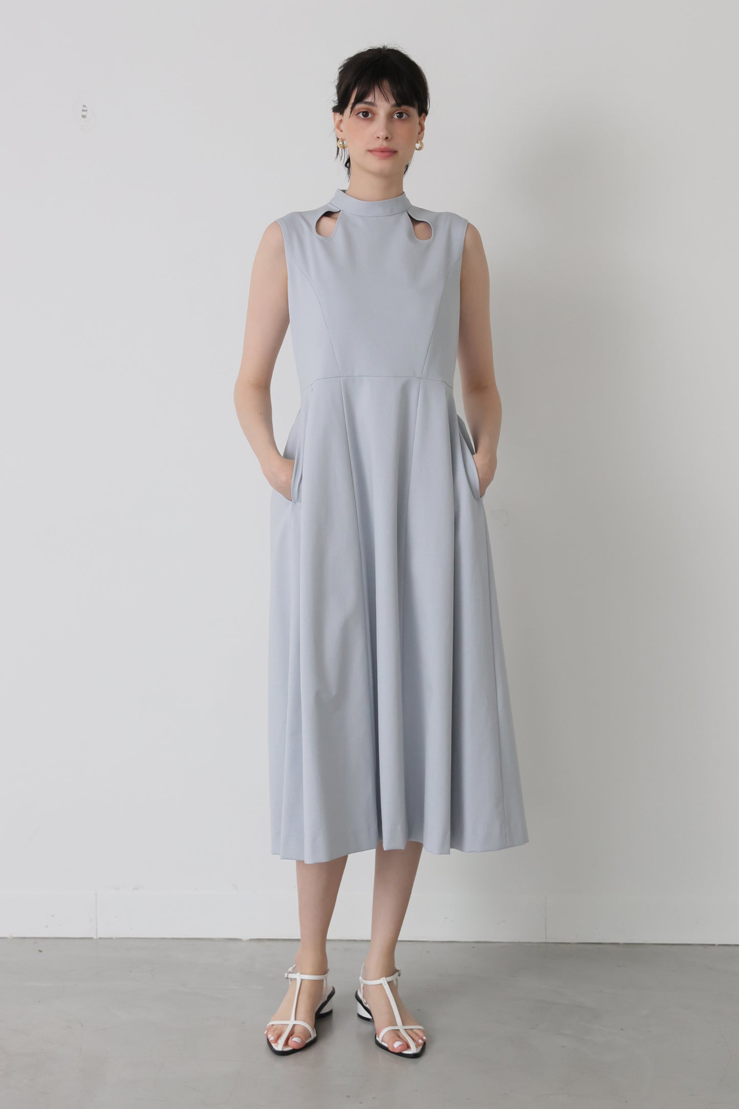 Tears cut-work dress (Blue gray)