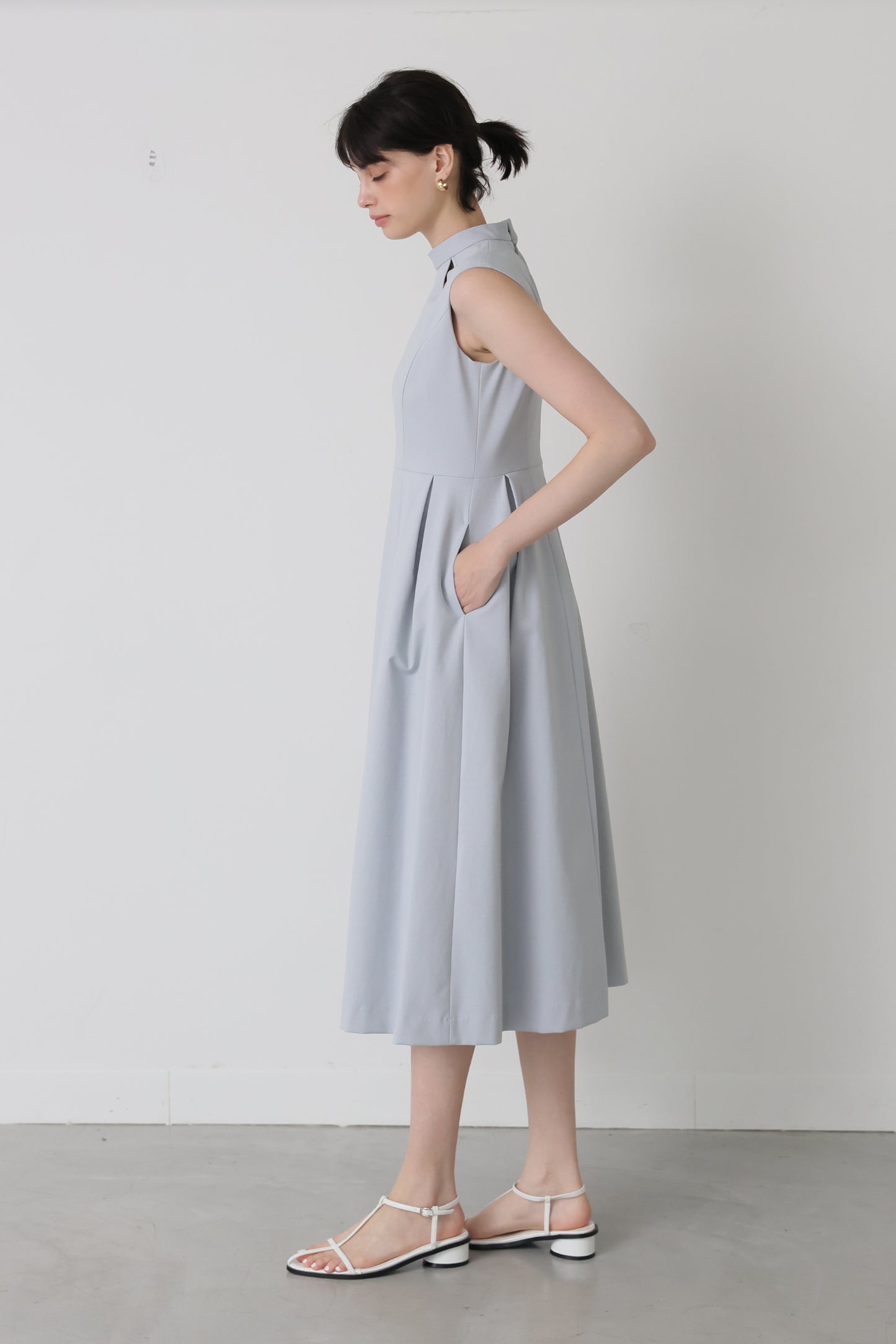 Tears cut-work dress (Blue gray)