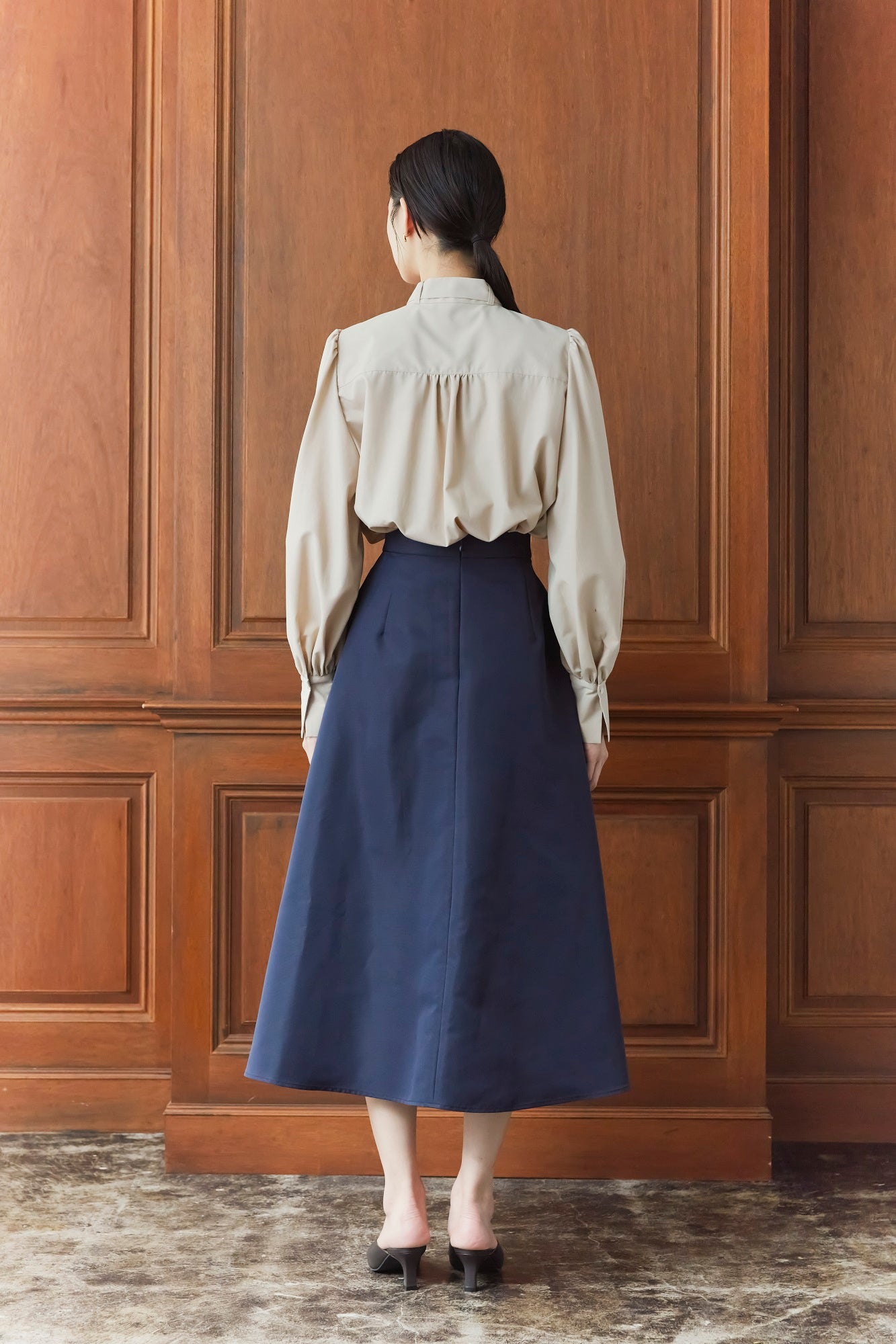 Audire bowtie volume blouse(VERY別注) (Beige)