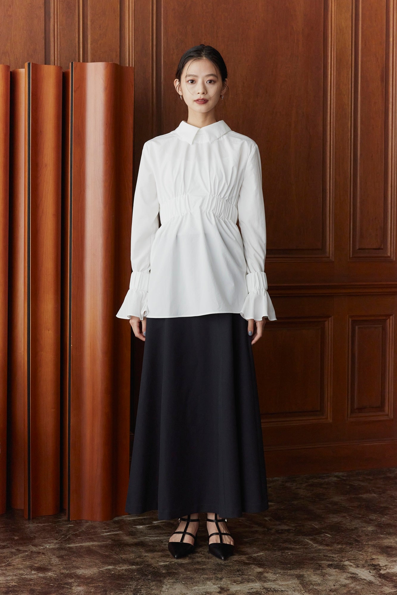 レディースAudire ruffle sleeve blouse (White)
