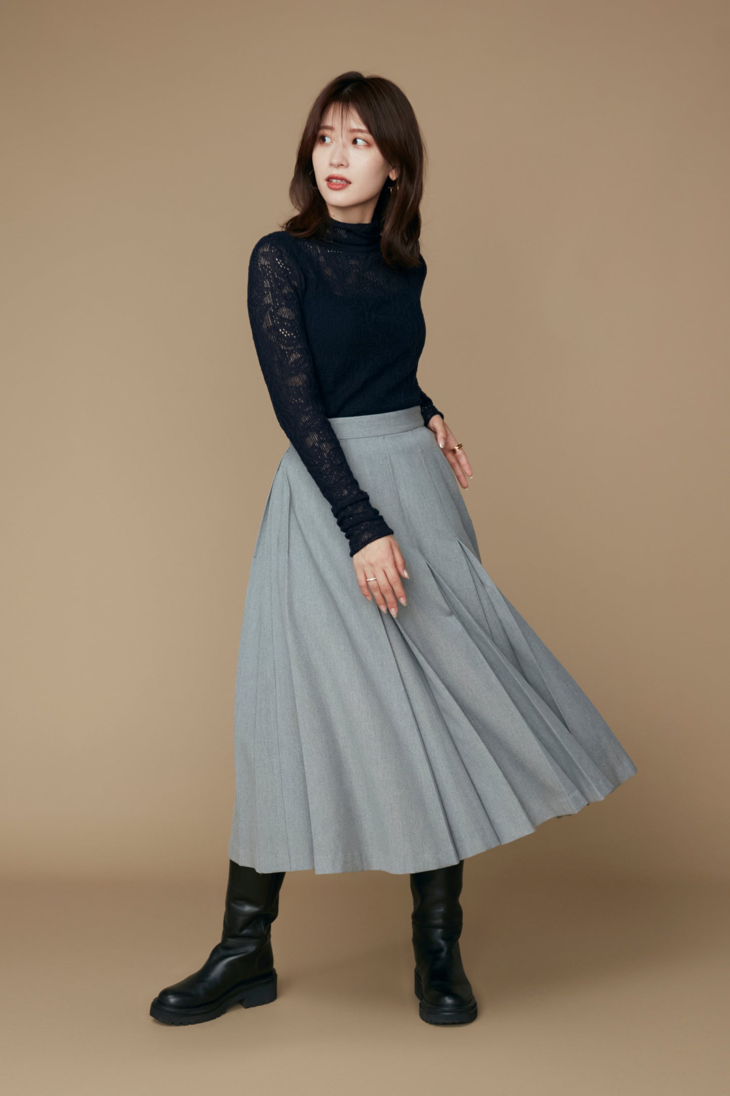 Gentle pleated skirt (Light gray)