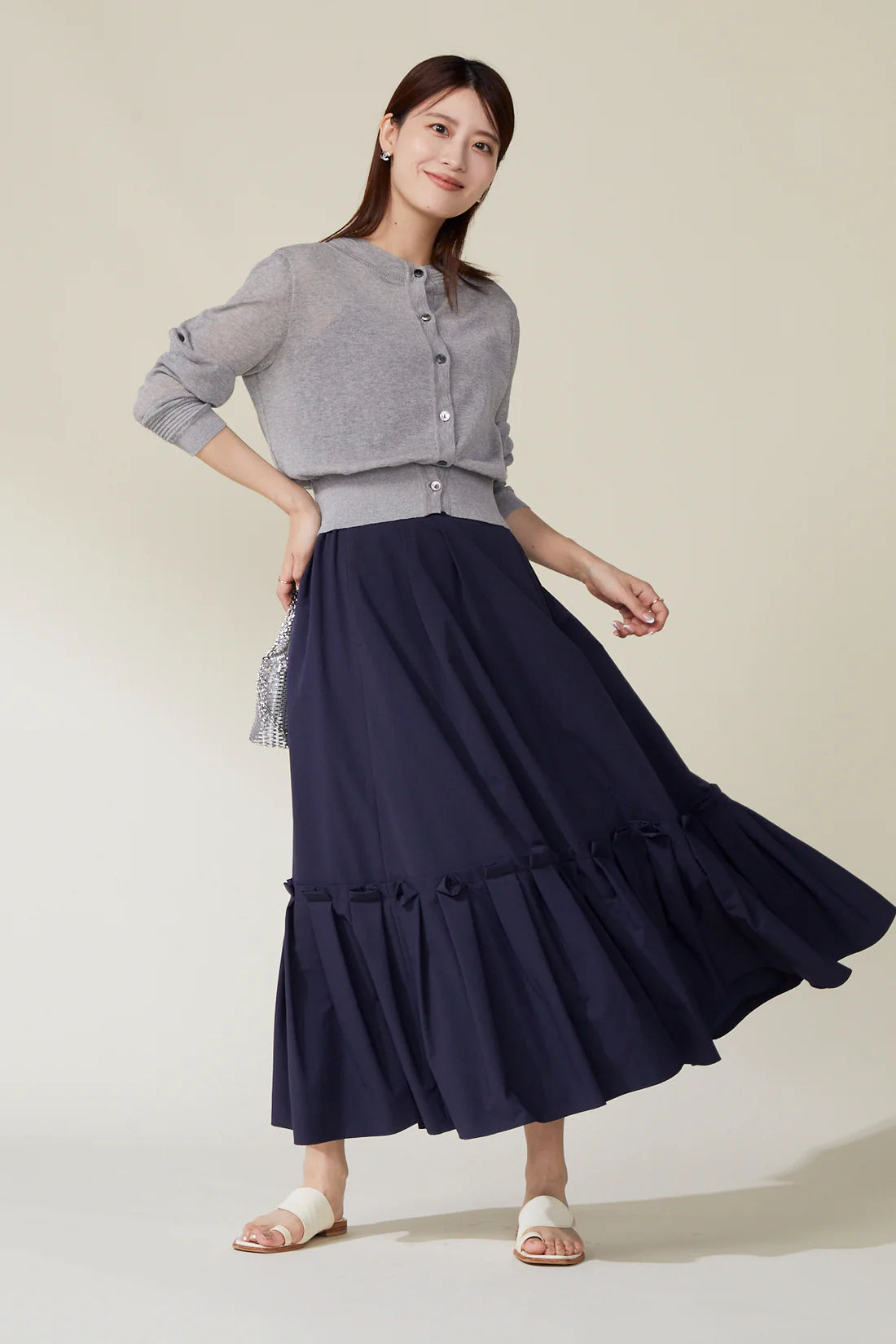 Slight glitter sheer cardigan (Light gray)