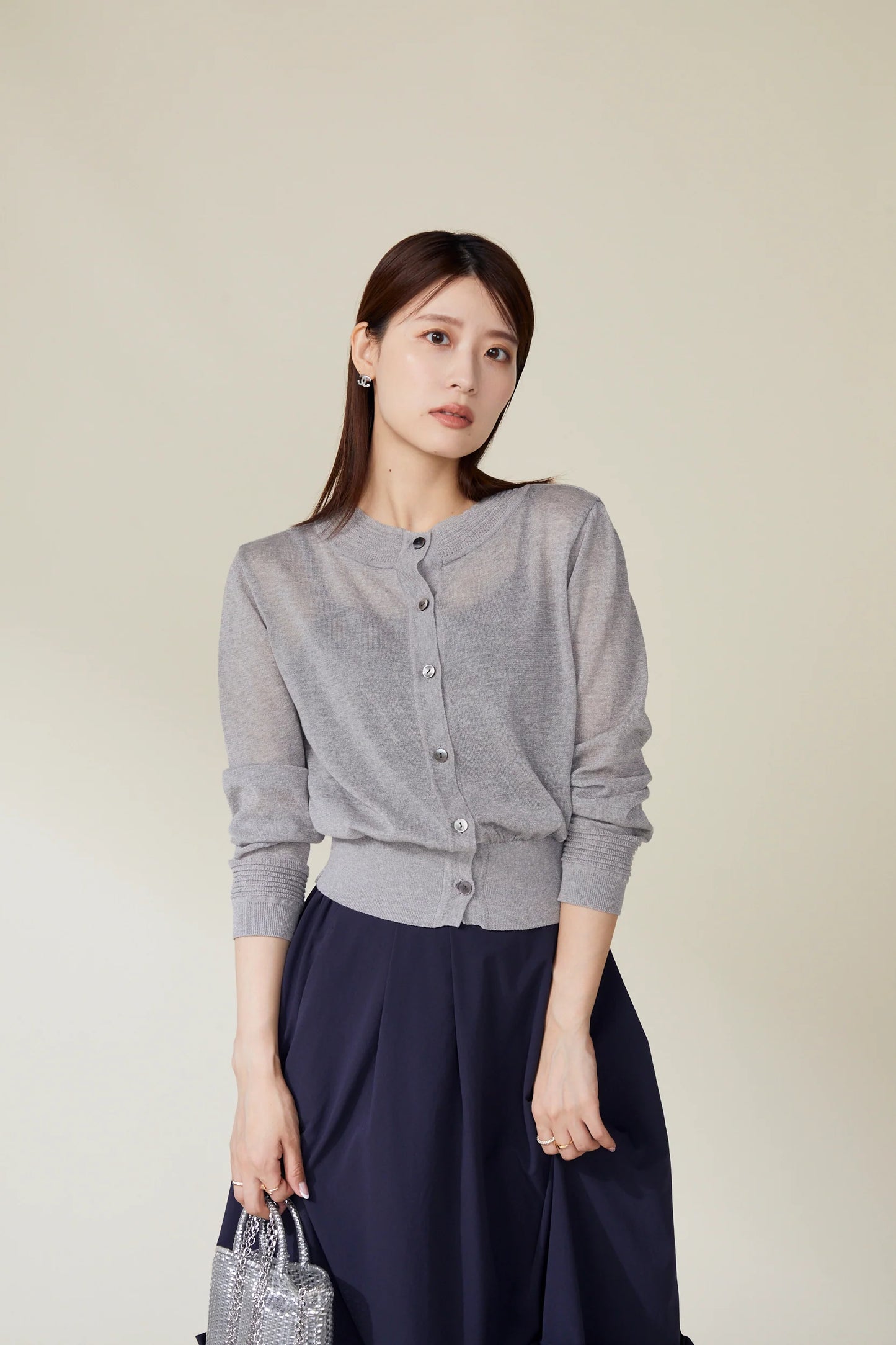 Slight glitter sheer cardigan (Light gray)