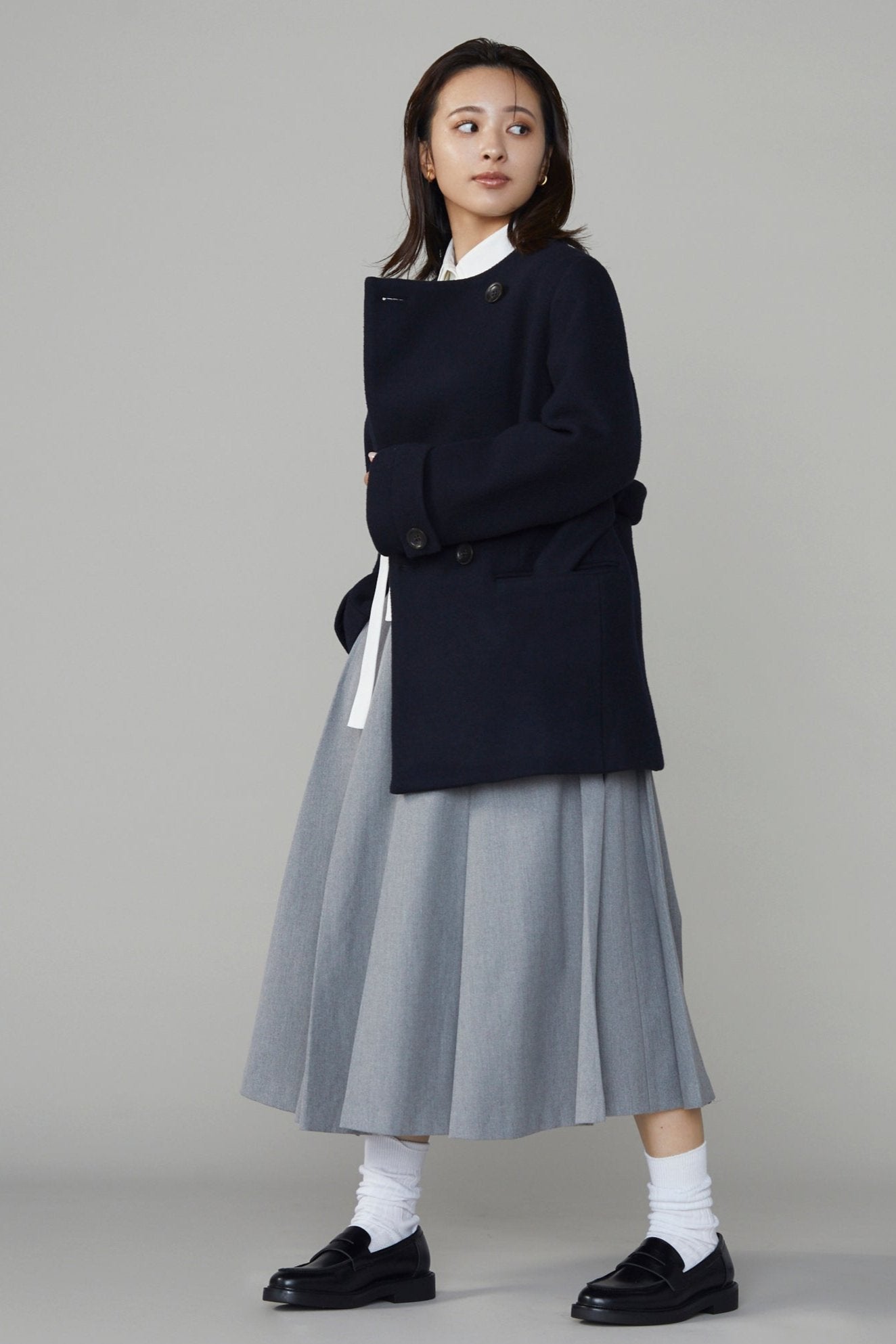 Gentle pleated skirt (Light gray)