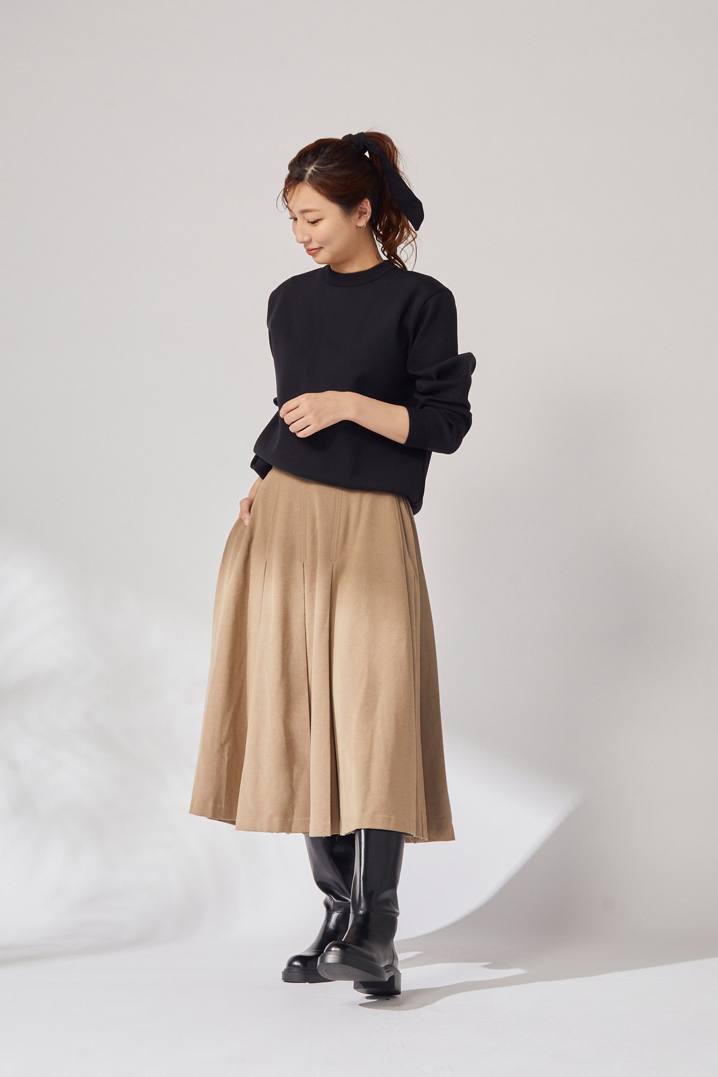 Gentle pleated skirt (Camel)