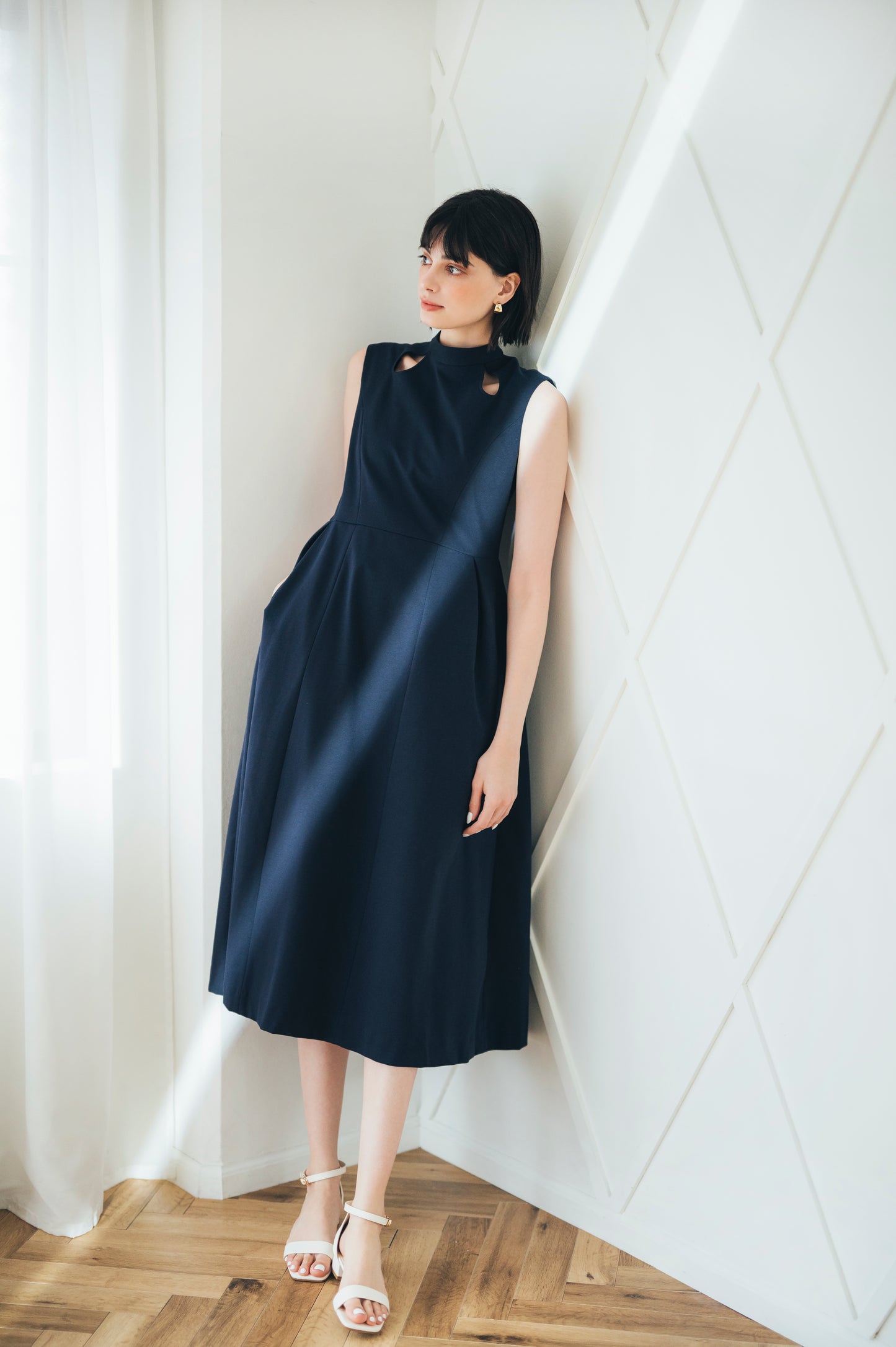 Tears cut-work dress (Navy)