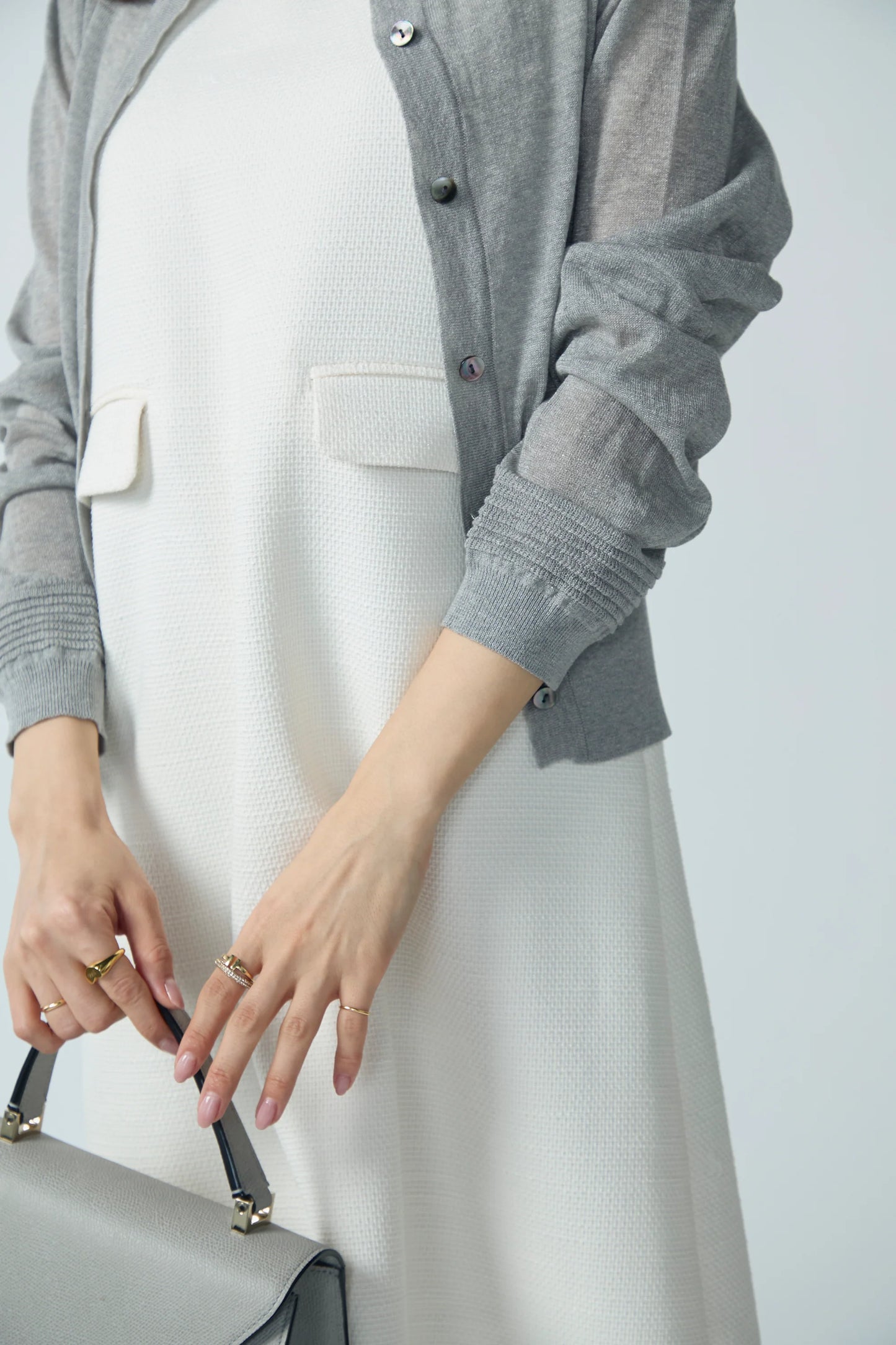 Slight glitter sheer cardigan (Light gray)