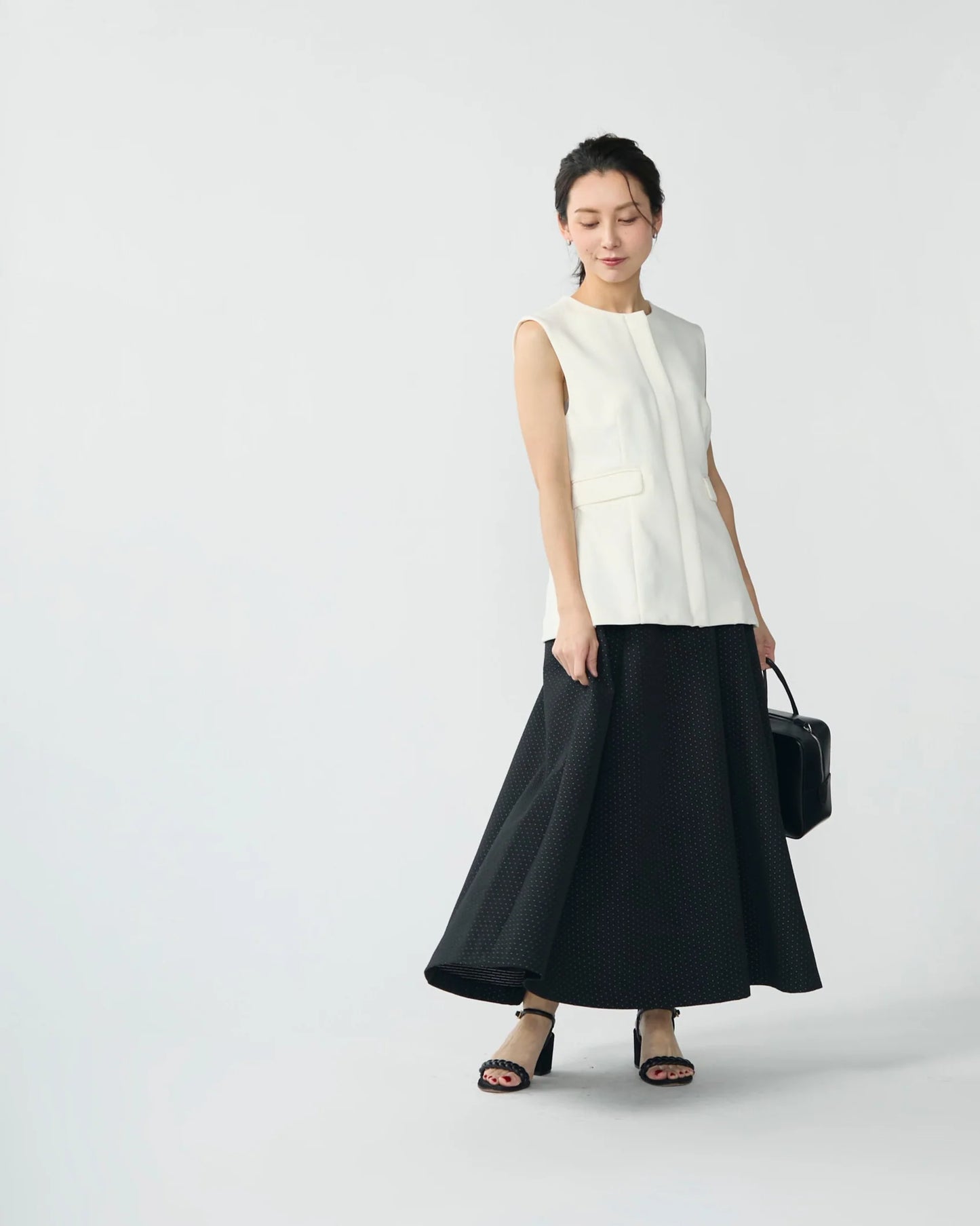 Roomy formal vest (Ivory)