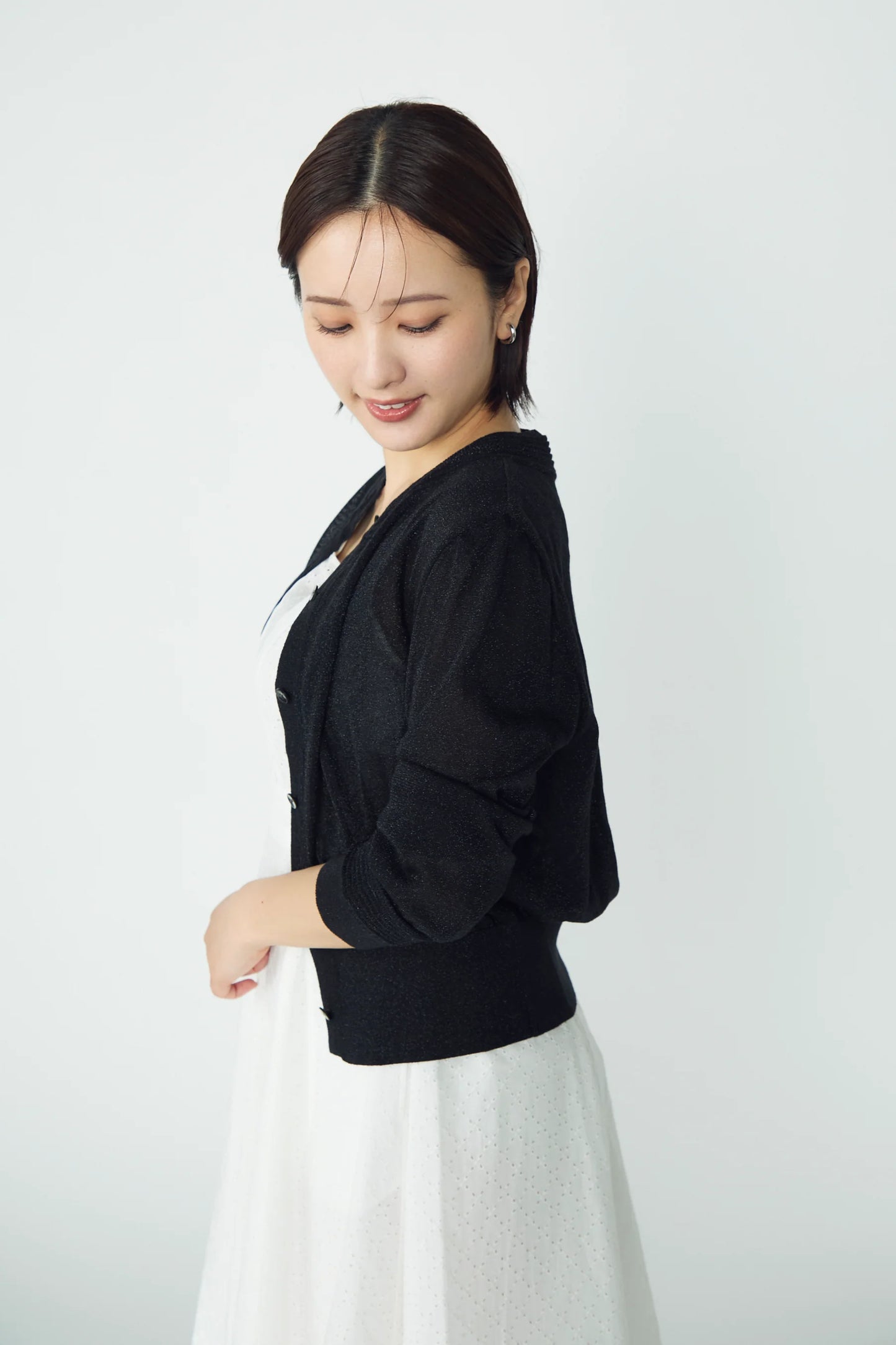 Slight glitter sheer cardigan (Black)