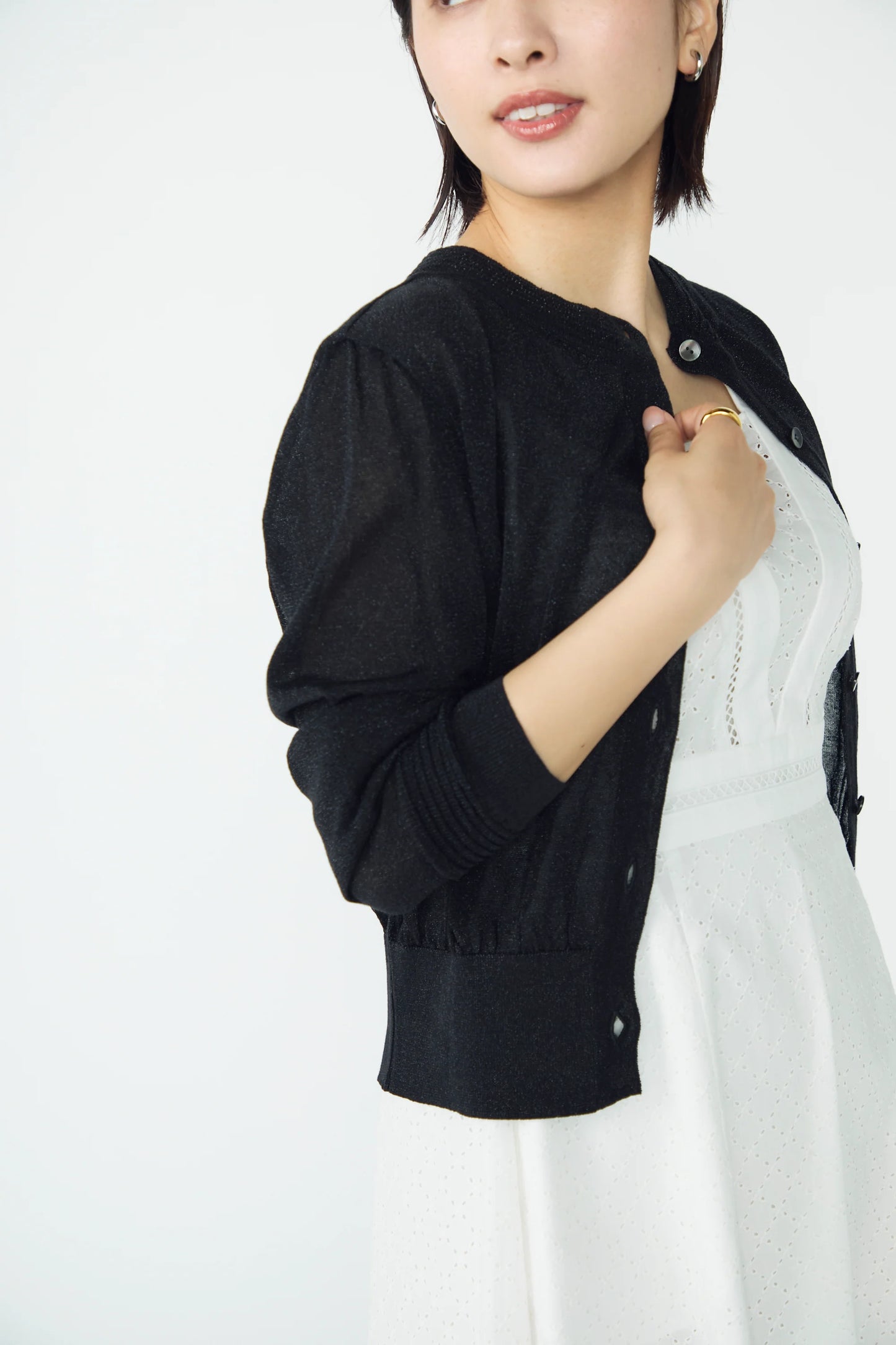 Slight glitter sheer cardigan (Black)