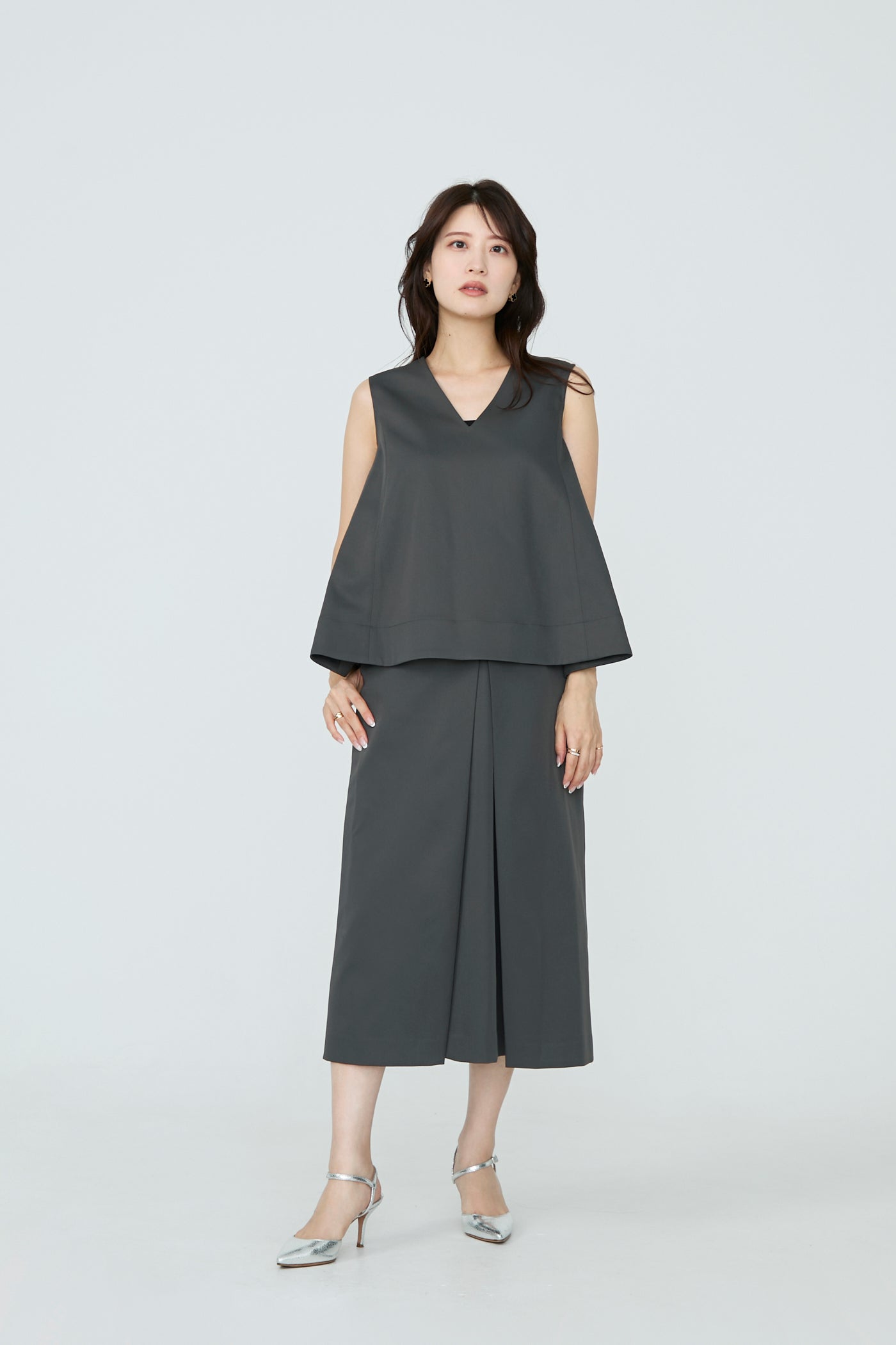 Frame layeard vest(Charcoal)