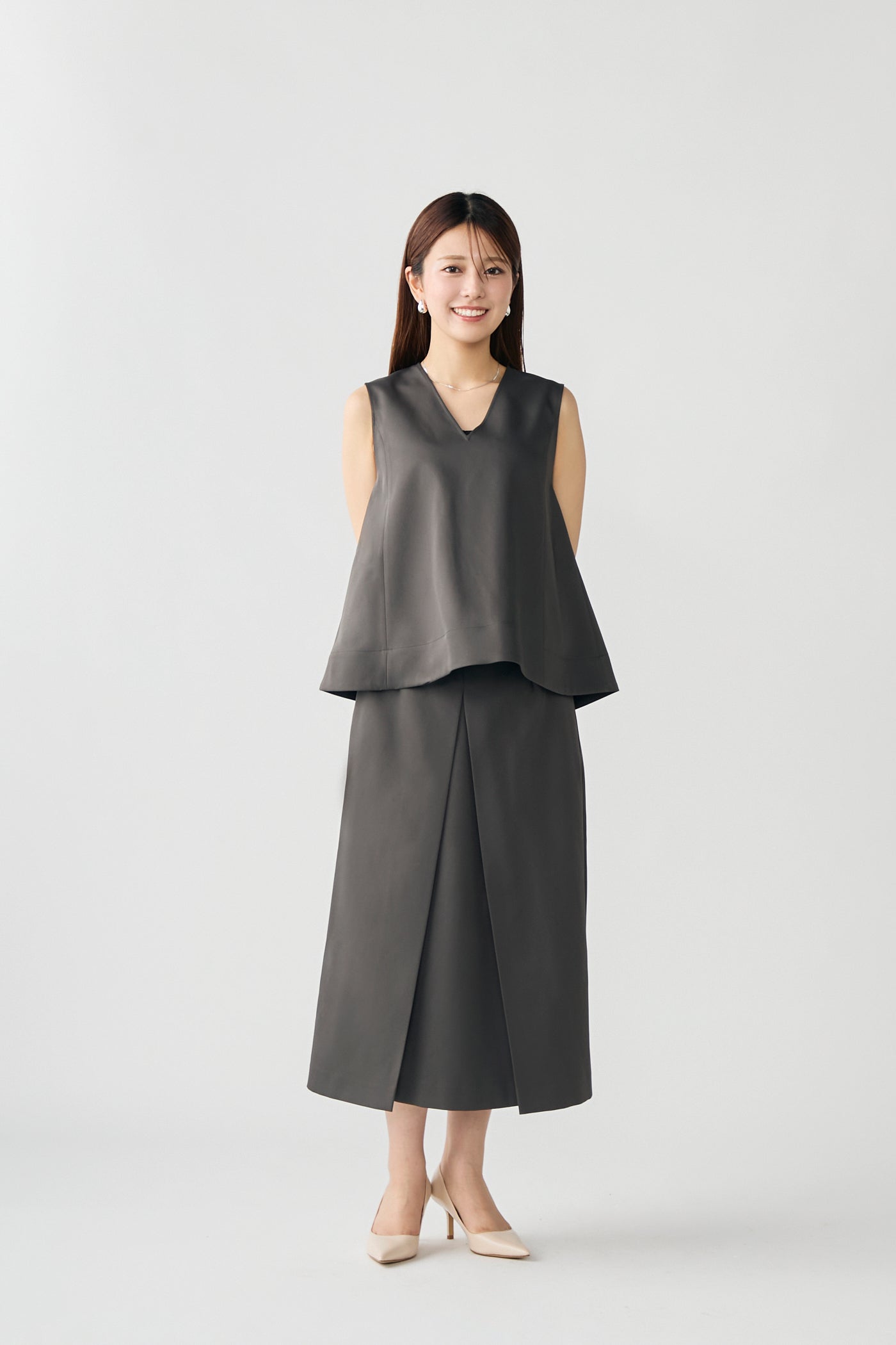 Frame layeard vest(Charcoal)