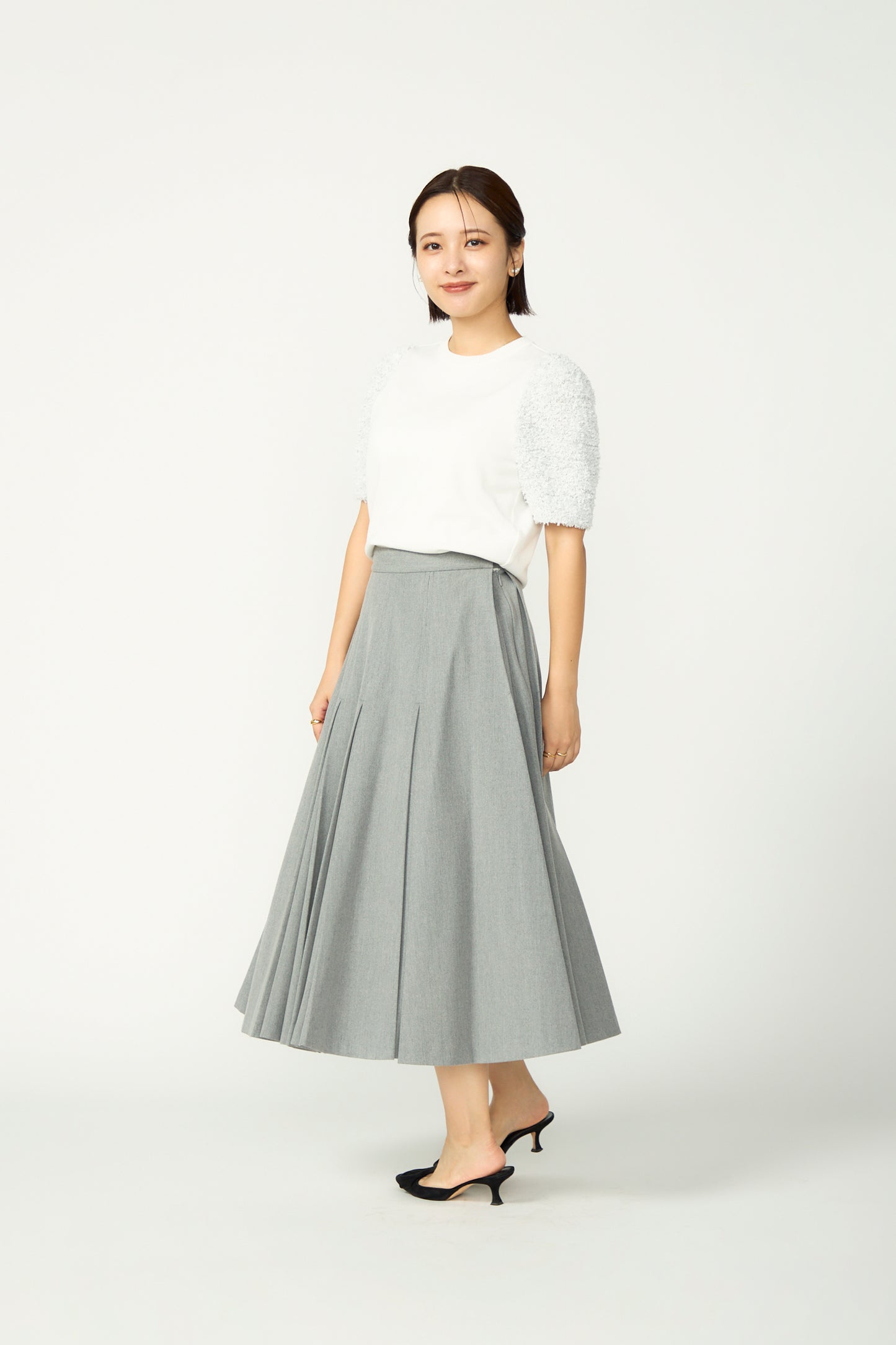 Gentle pleated skirt (Light gray)