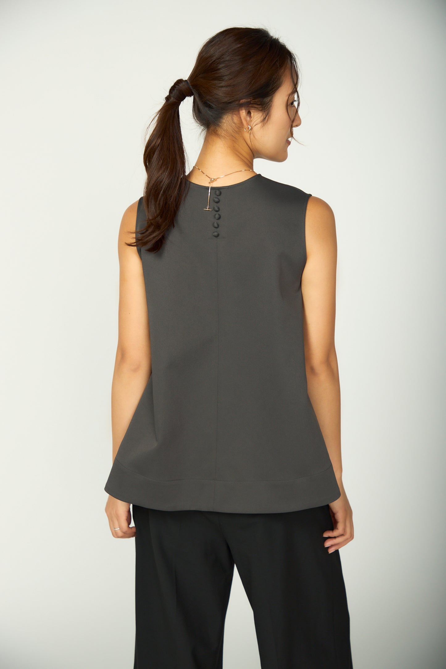 Frame layeard vest(Charcoal)