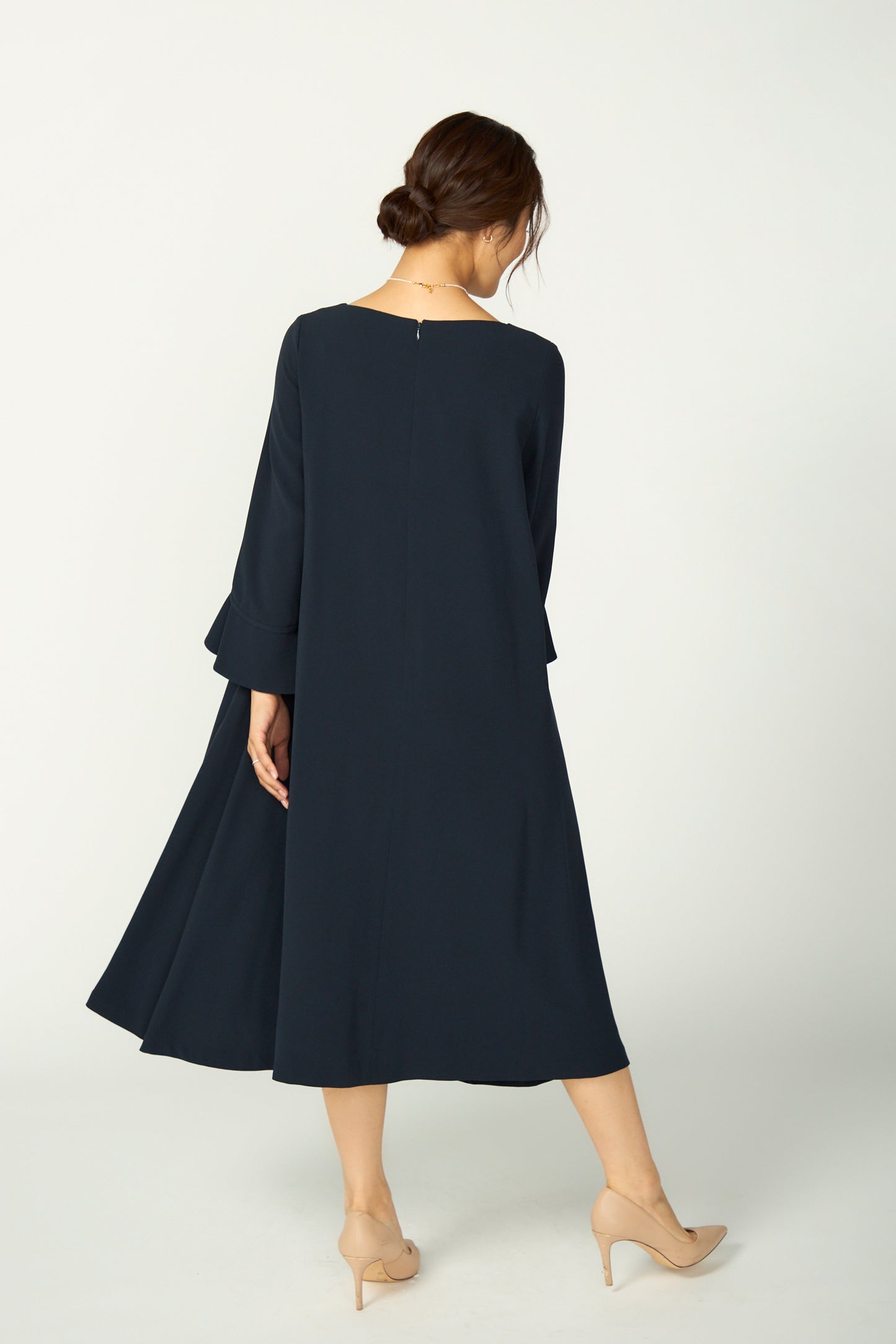 Trumpet cuffs dress (Dark navy)