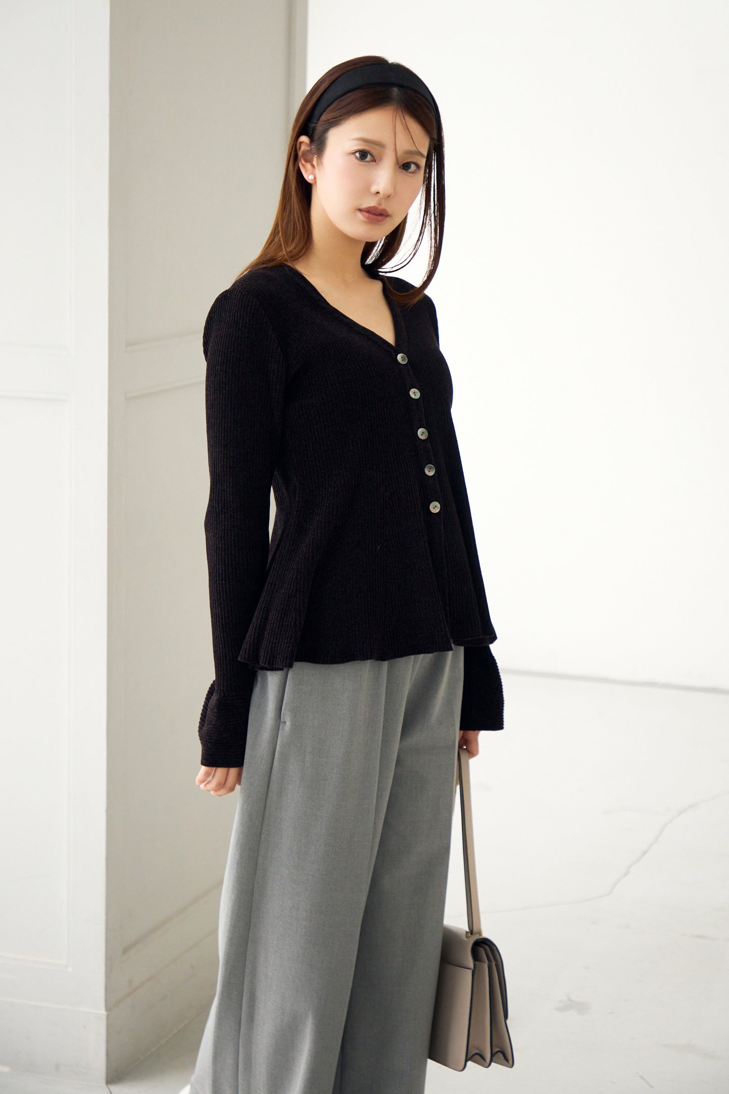 Velor touch bell cardigan(Black)