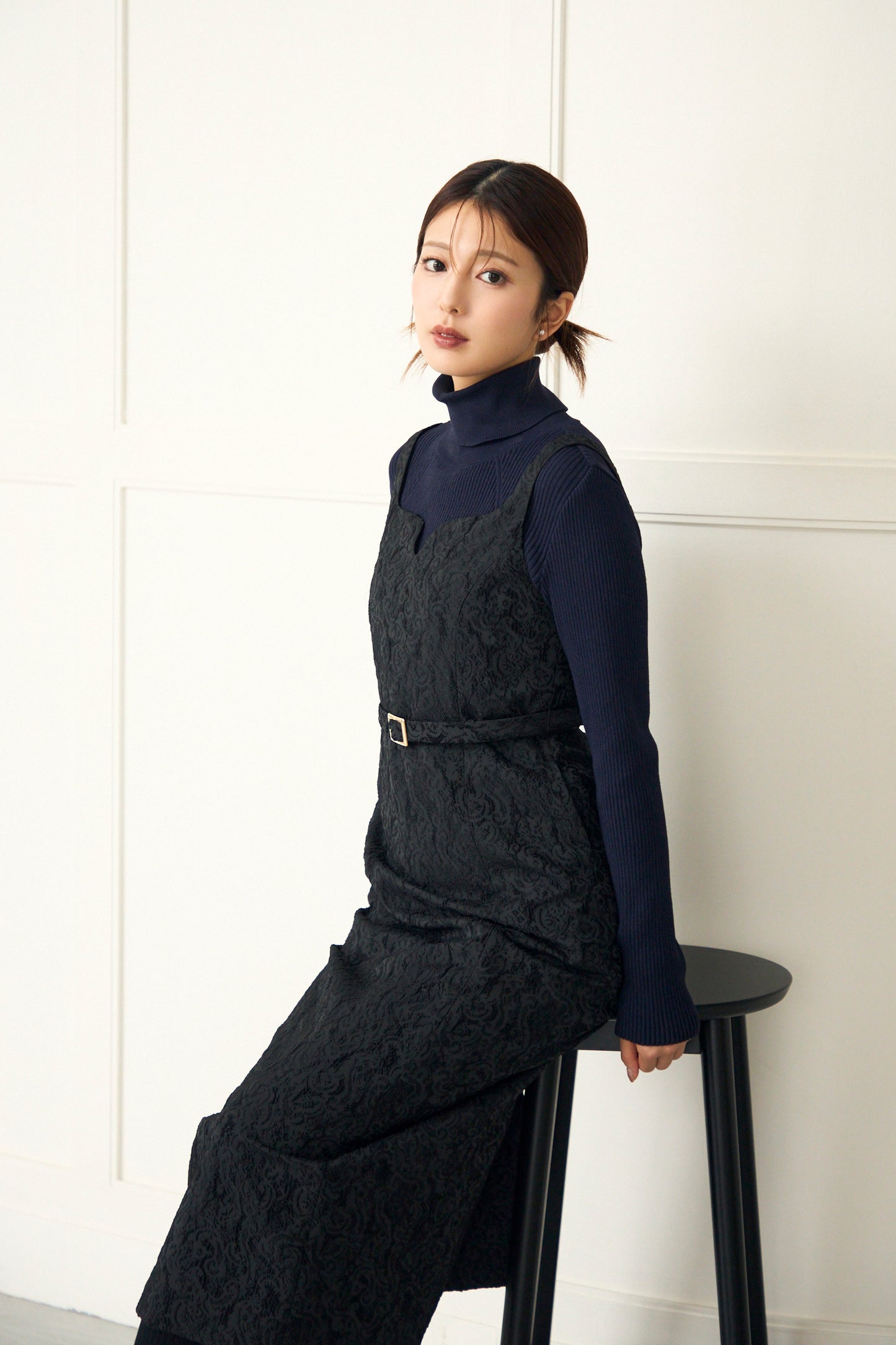 Jacquard  jumper skirt (Black flower) & pleasant rib turtle sweater (Navy)