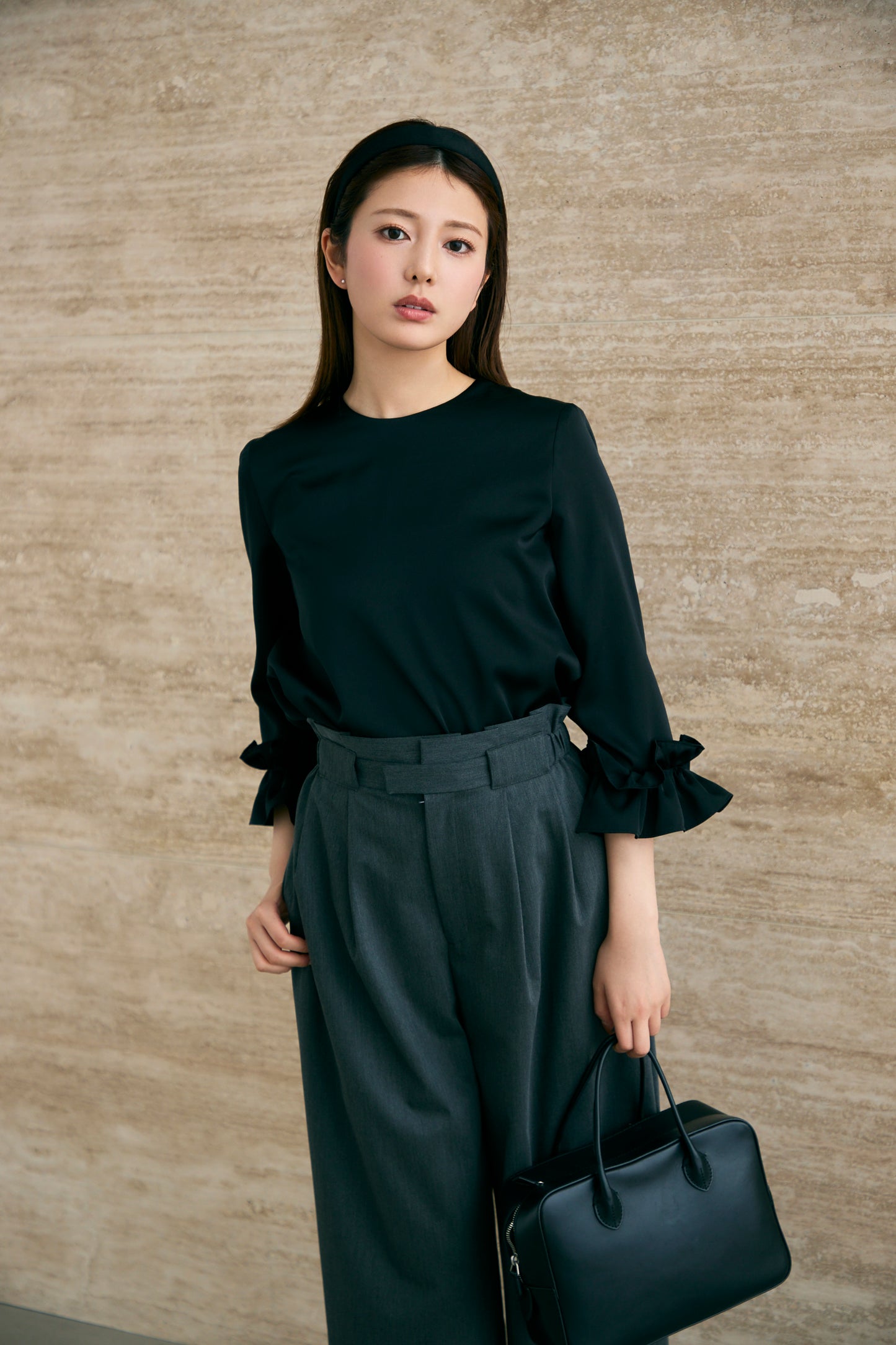 Peony cuffs tops(Black)