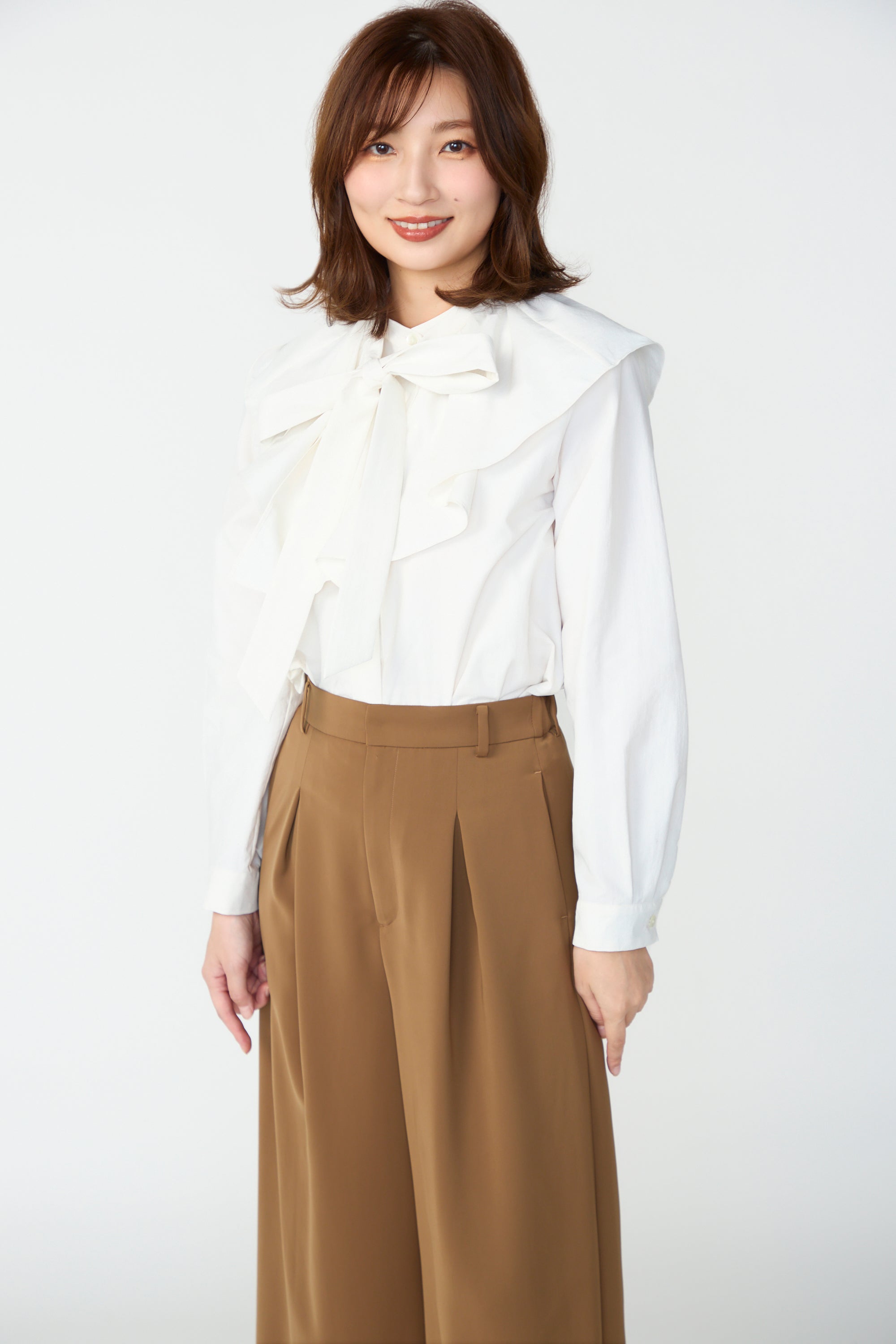 （美品）Audire ブラウス/ シャツ(ホワイト)M Petal collar shirt(White) – Audire