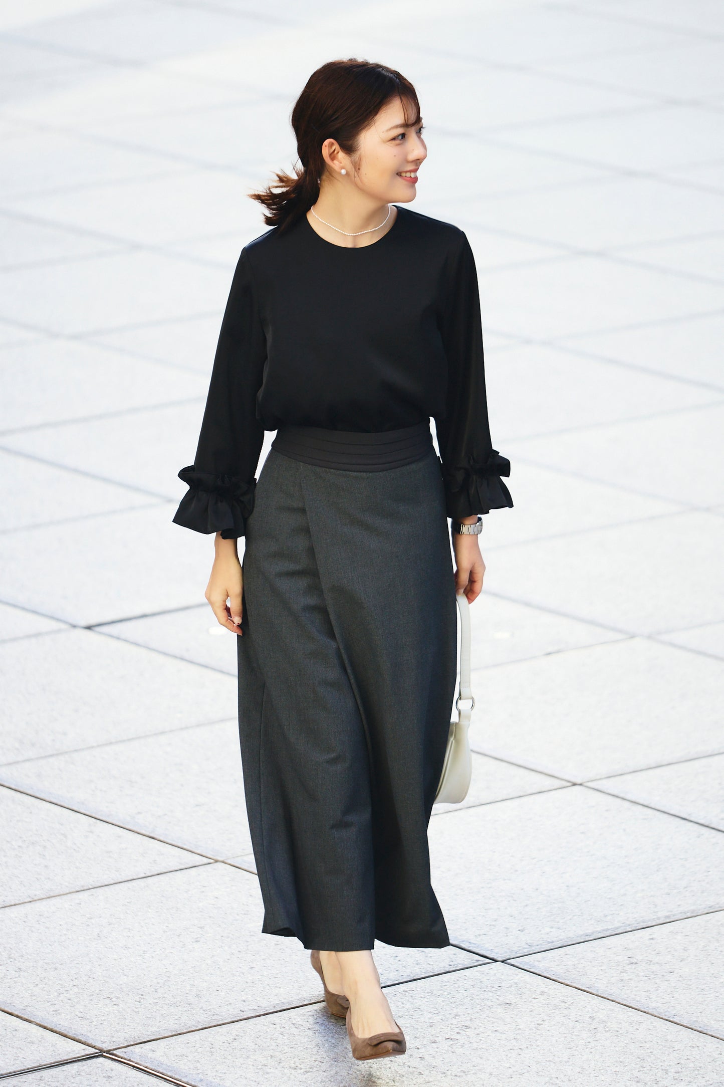 Peony cuffs tops(Black)