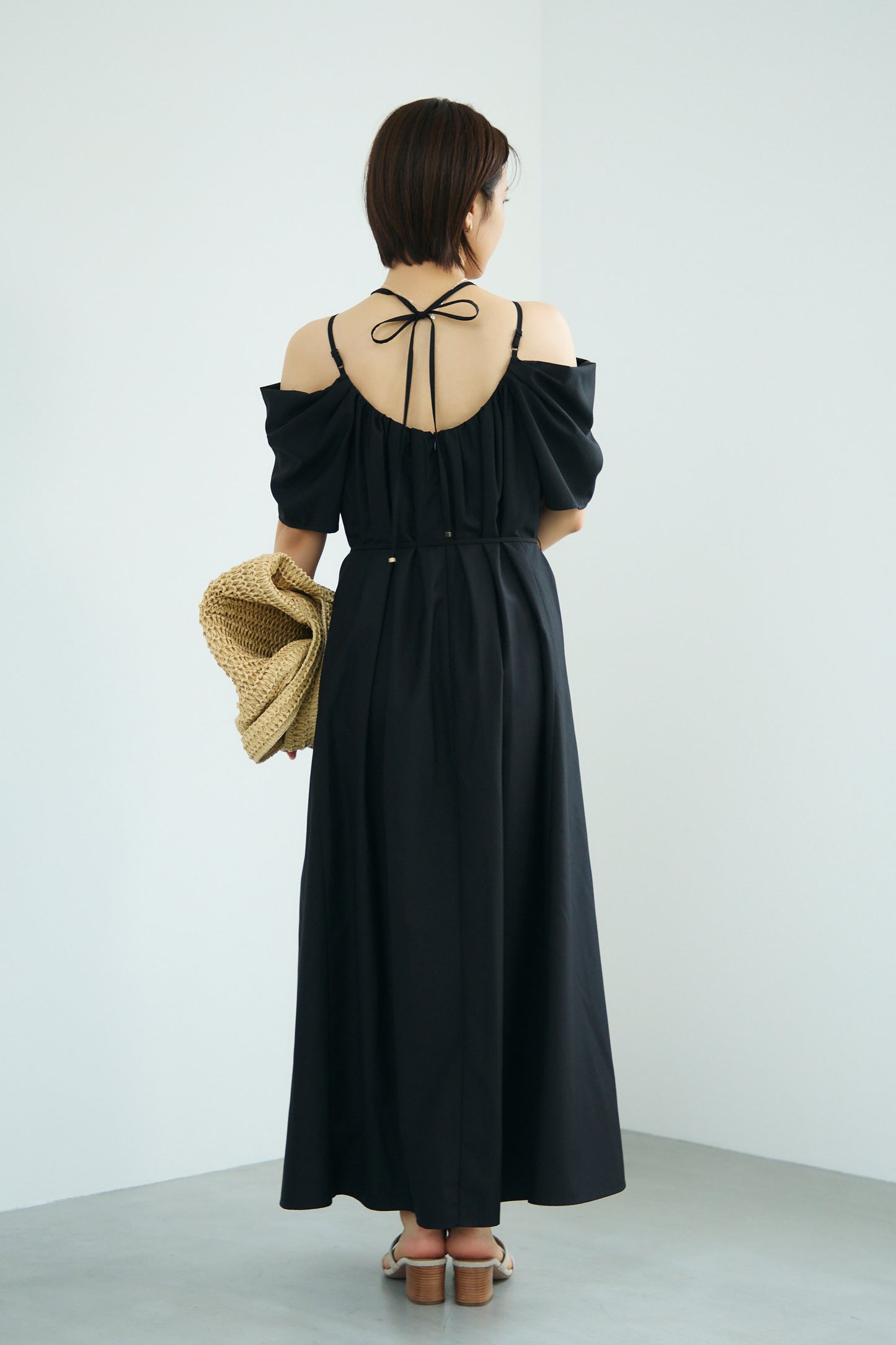 After hours halter-neck dress　(Estella.K×Audire)（Black）