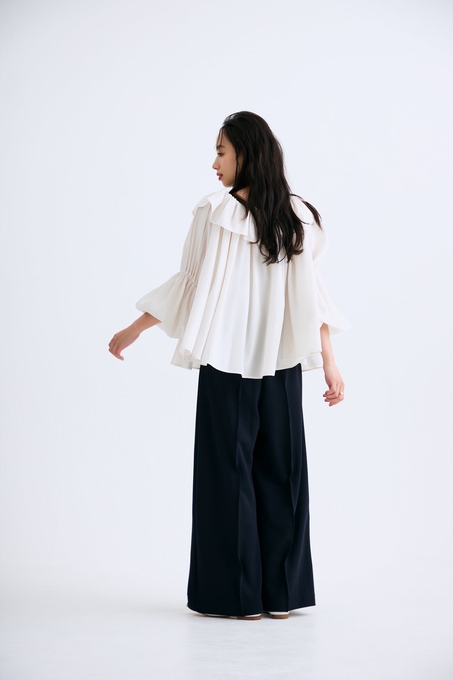 Cascade gather tops（Cream）