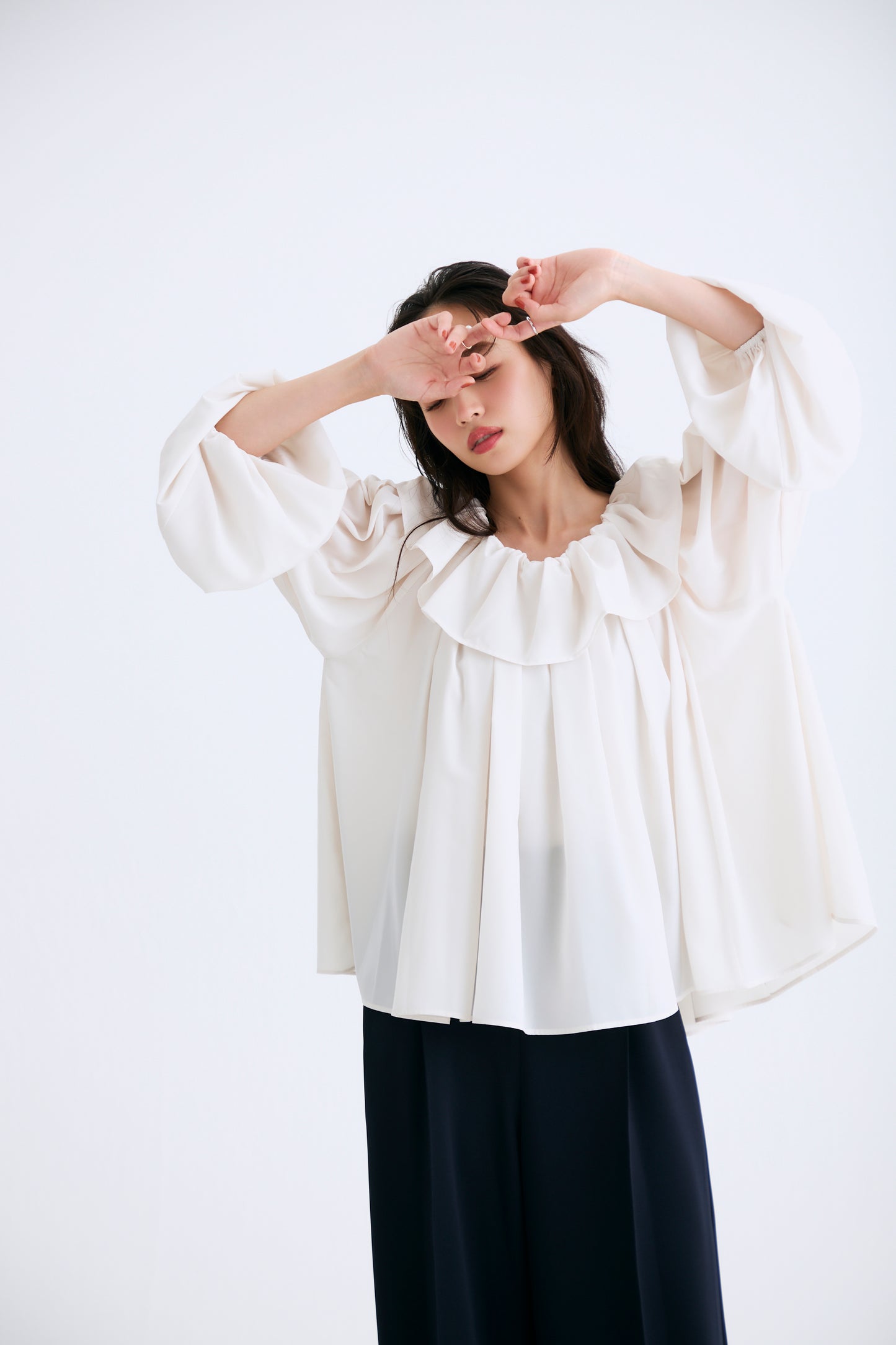Cascade gather tops（Cream）