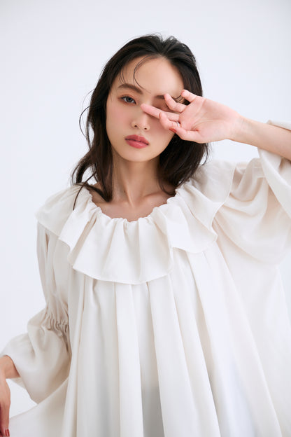 Cascade gather tops（Cream）