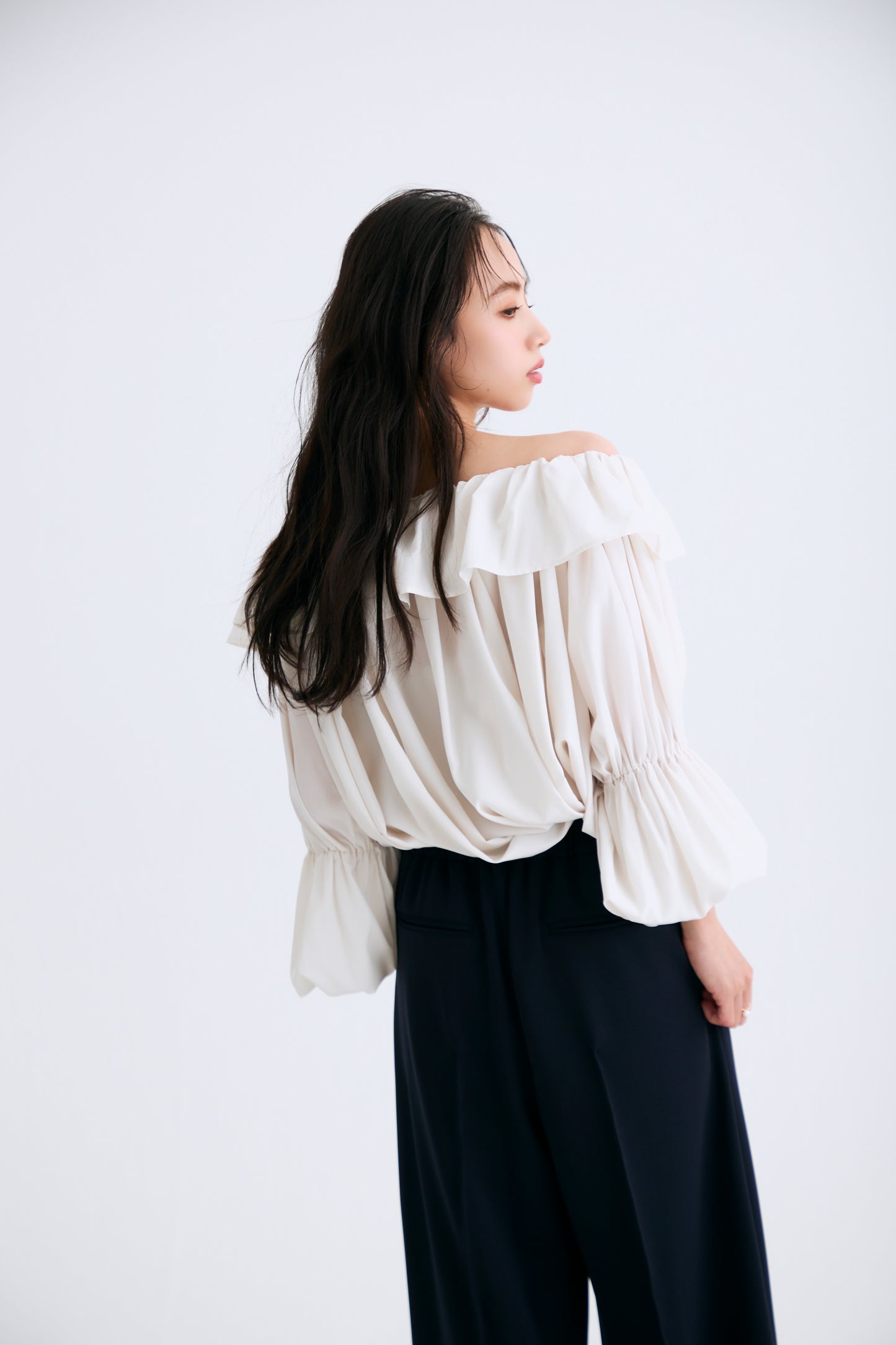 Cascade gather tops（Cream）
