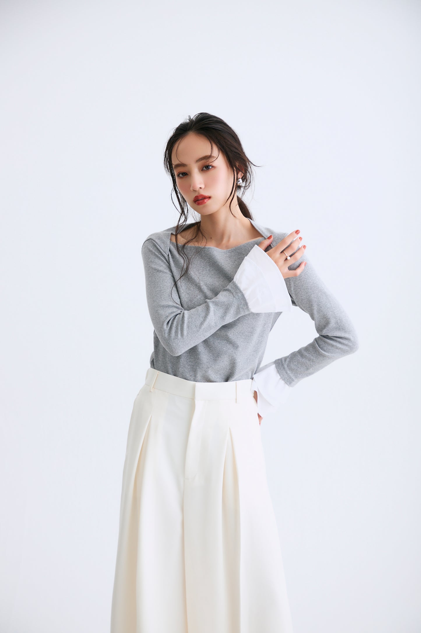 Cream frill tops（Gray）