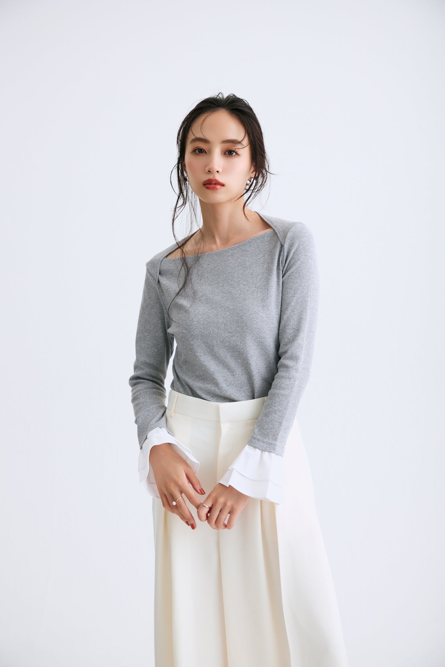 Cream frill tops（Gray）