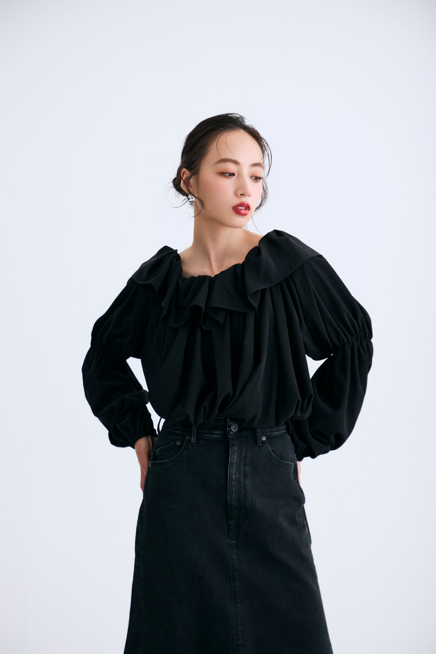 Cascade gather tops（Black）