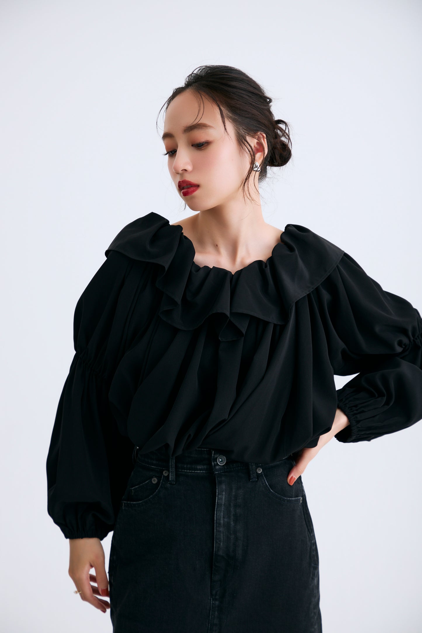 Cascade gather tops（Black）