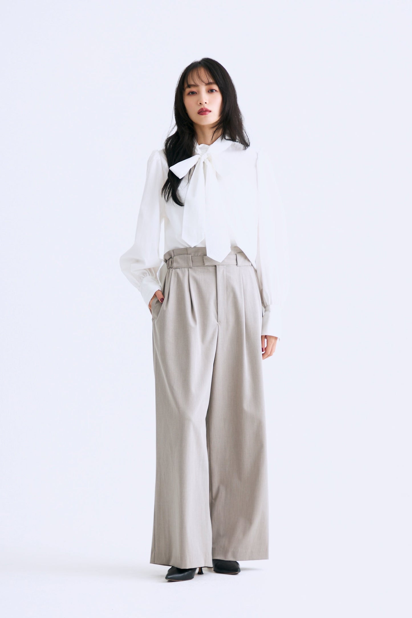 Smart tuck pants(Beige)