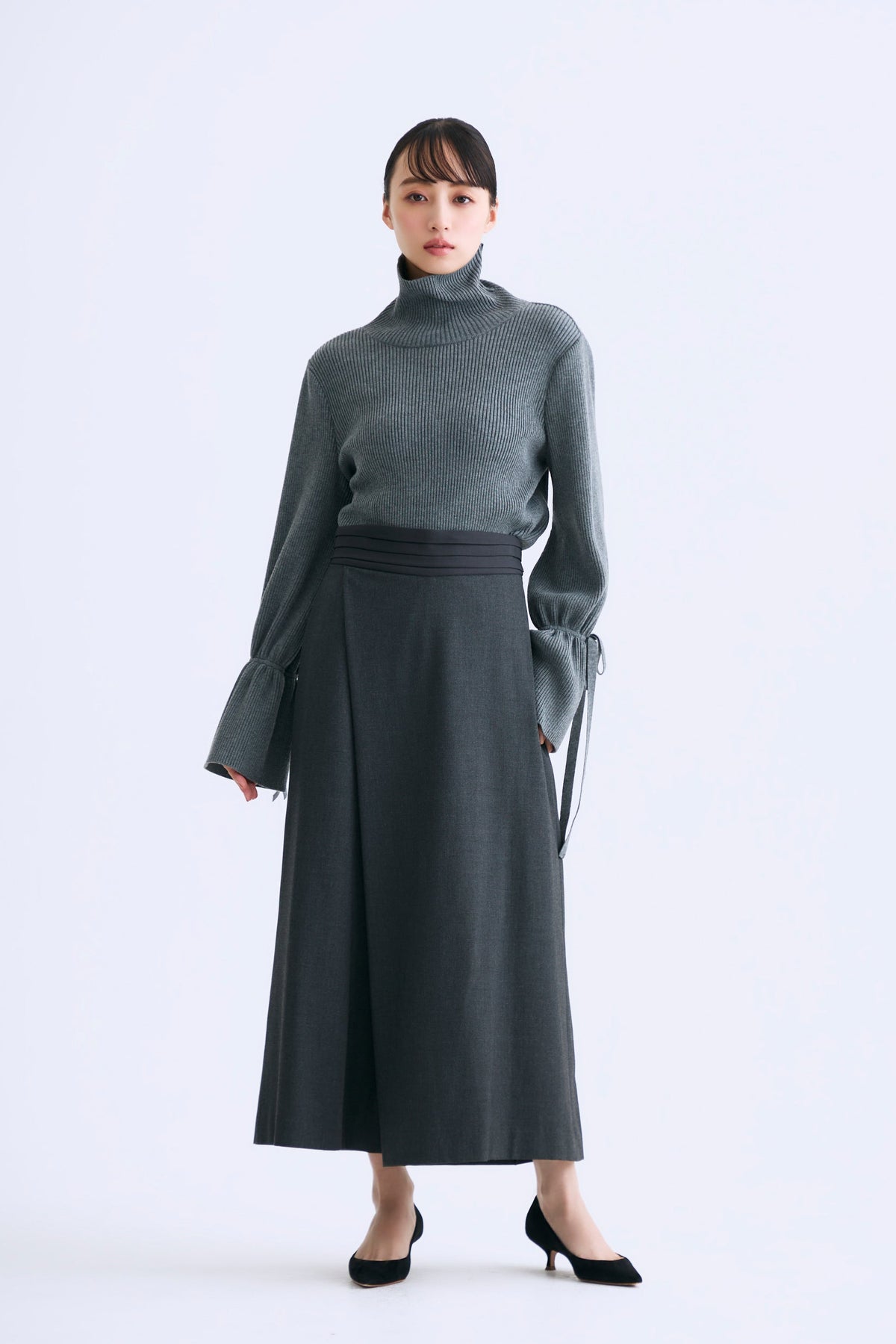Bell sleeve knit（Gray）