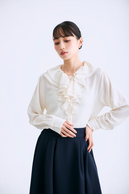 Blossom frill blouse（Ivory）