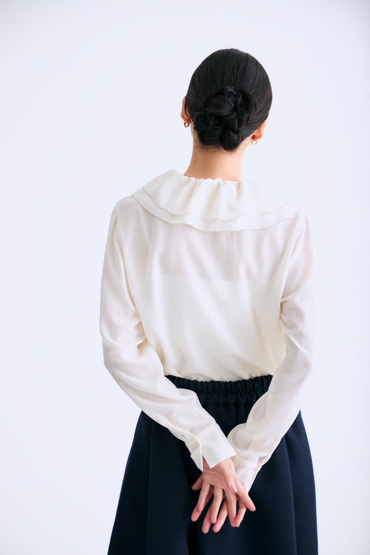Blossom frill blouse（Ivory）