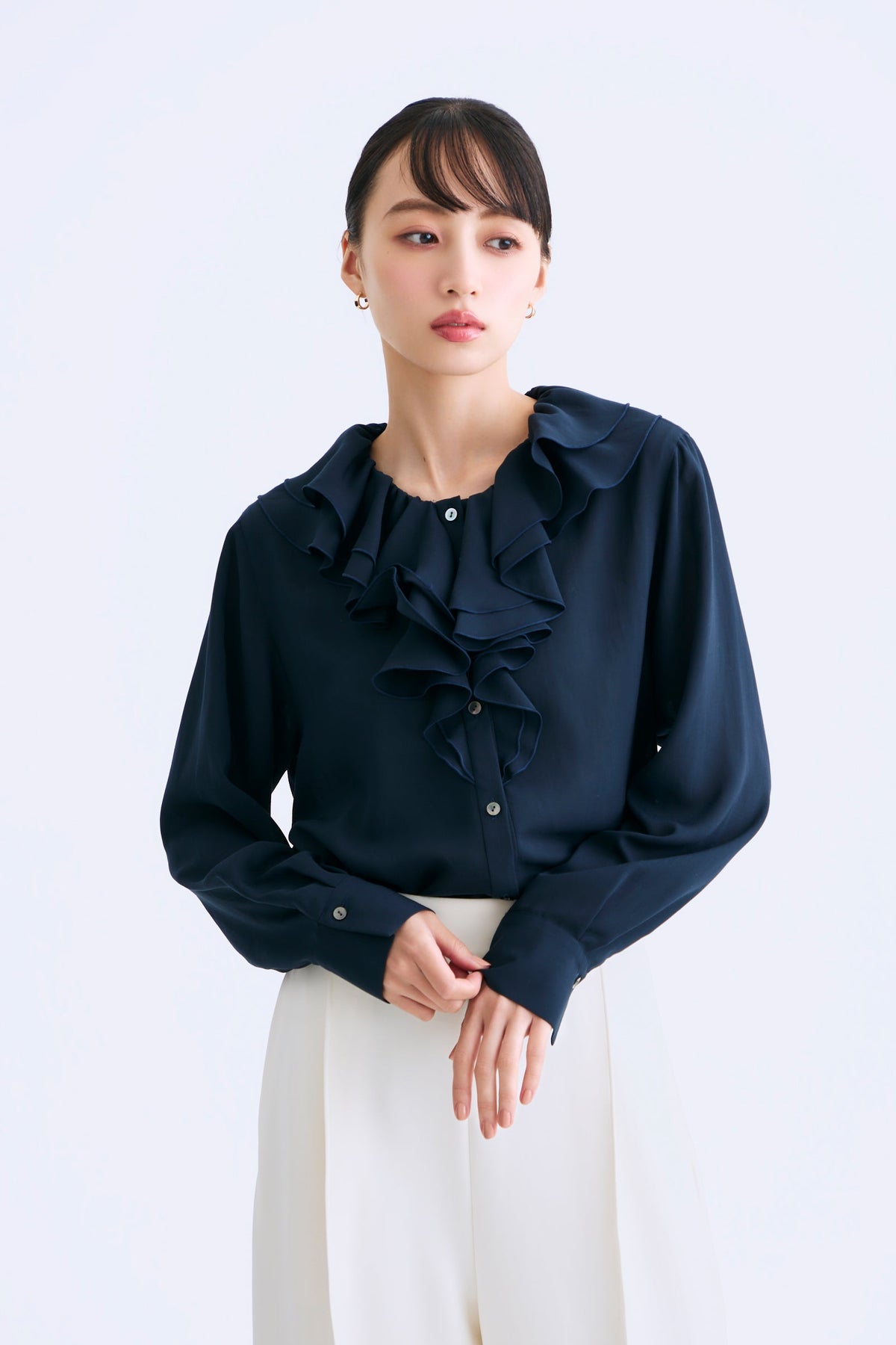 Blossom frill blouse（Navy）