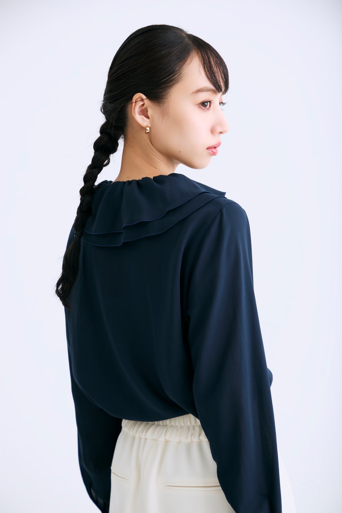 Blossom frill blouse（Navy）