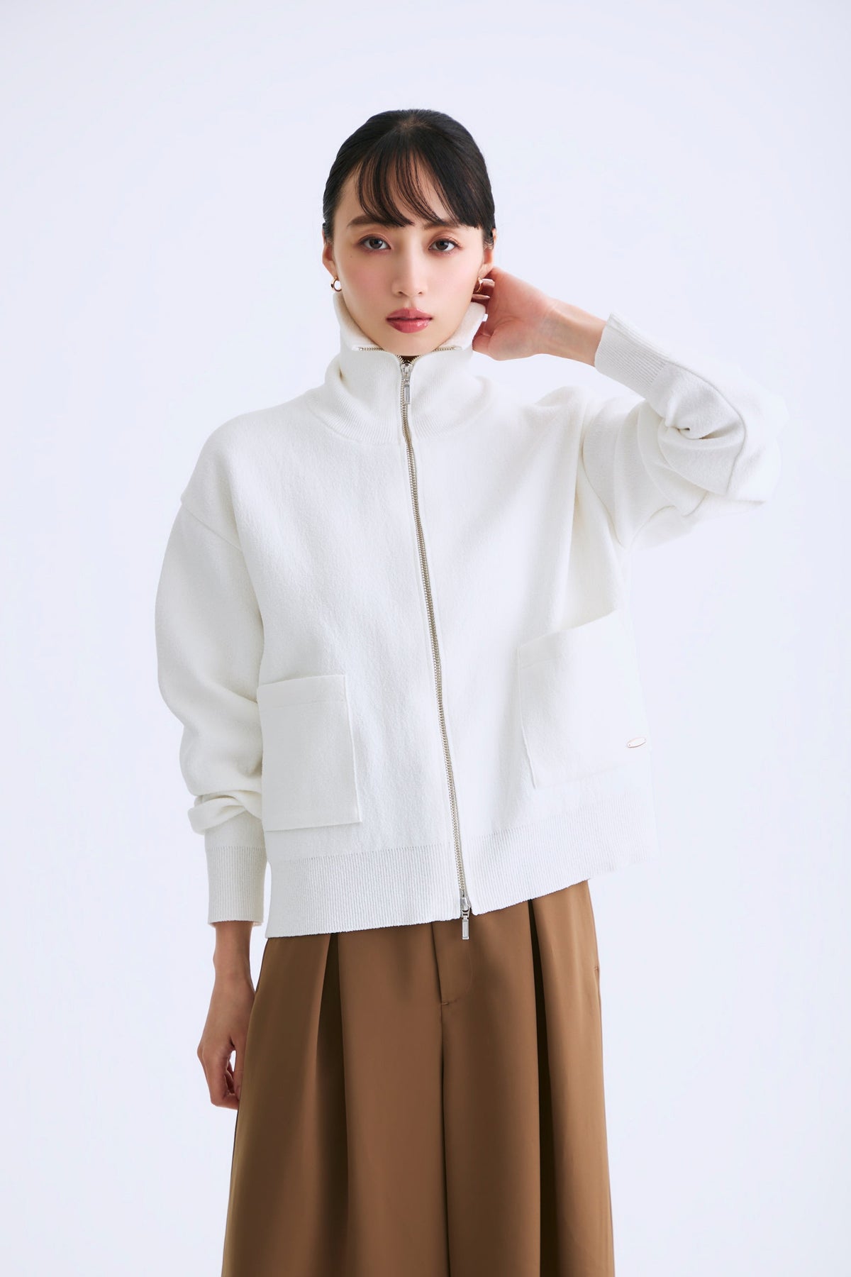 Soft touch zip up（White）