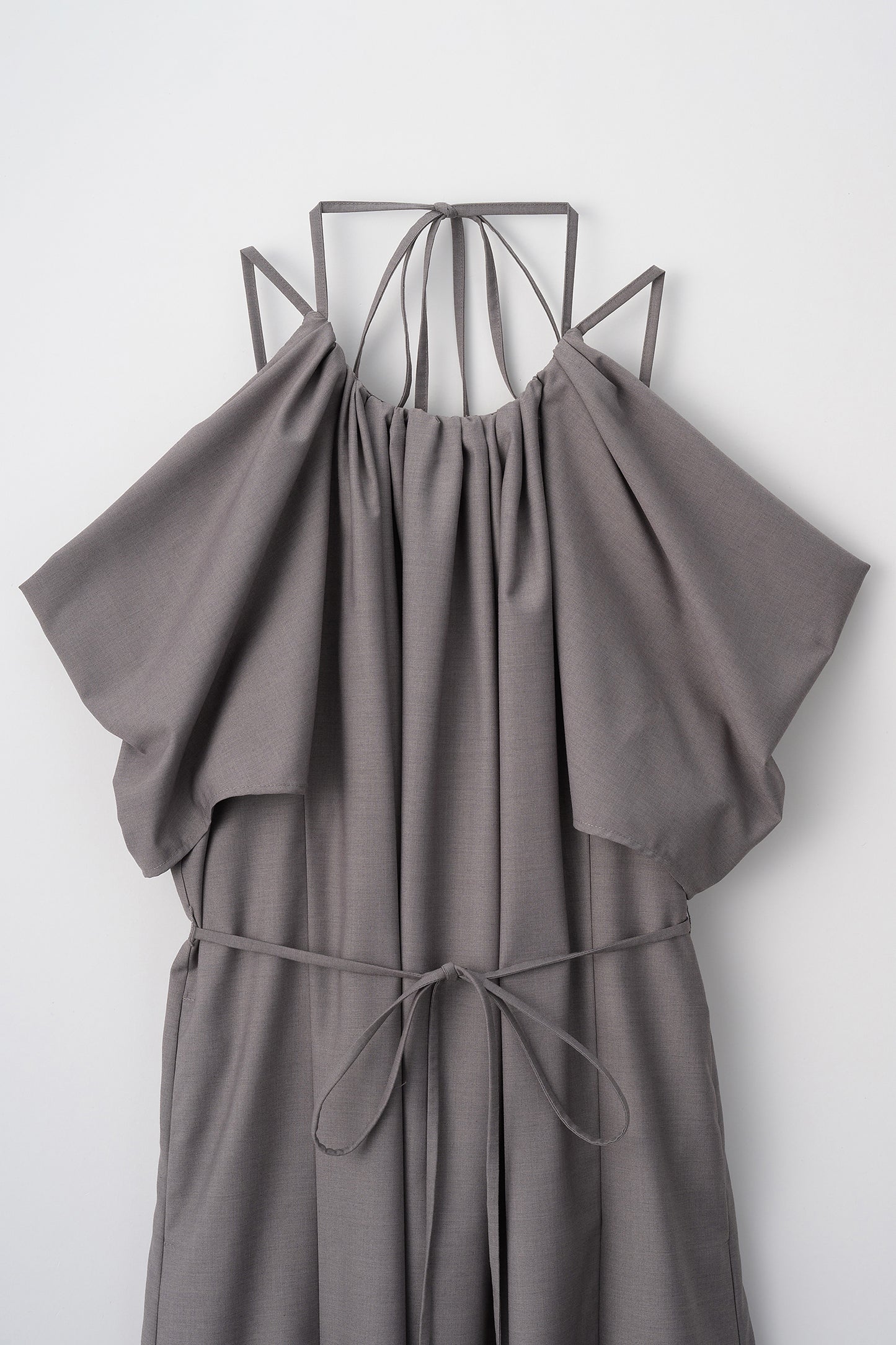 After hours halter-neck dress　(Estella.K×Audire)（Greige）