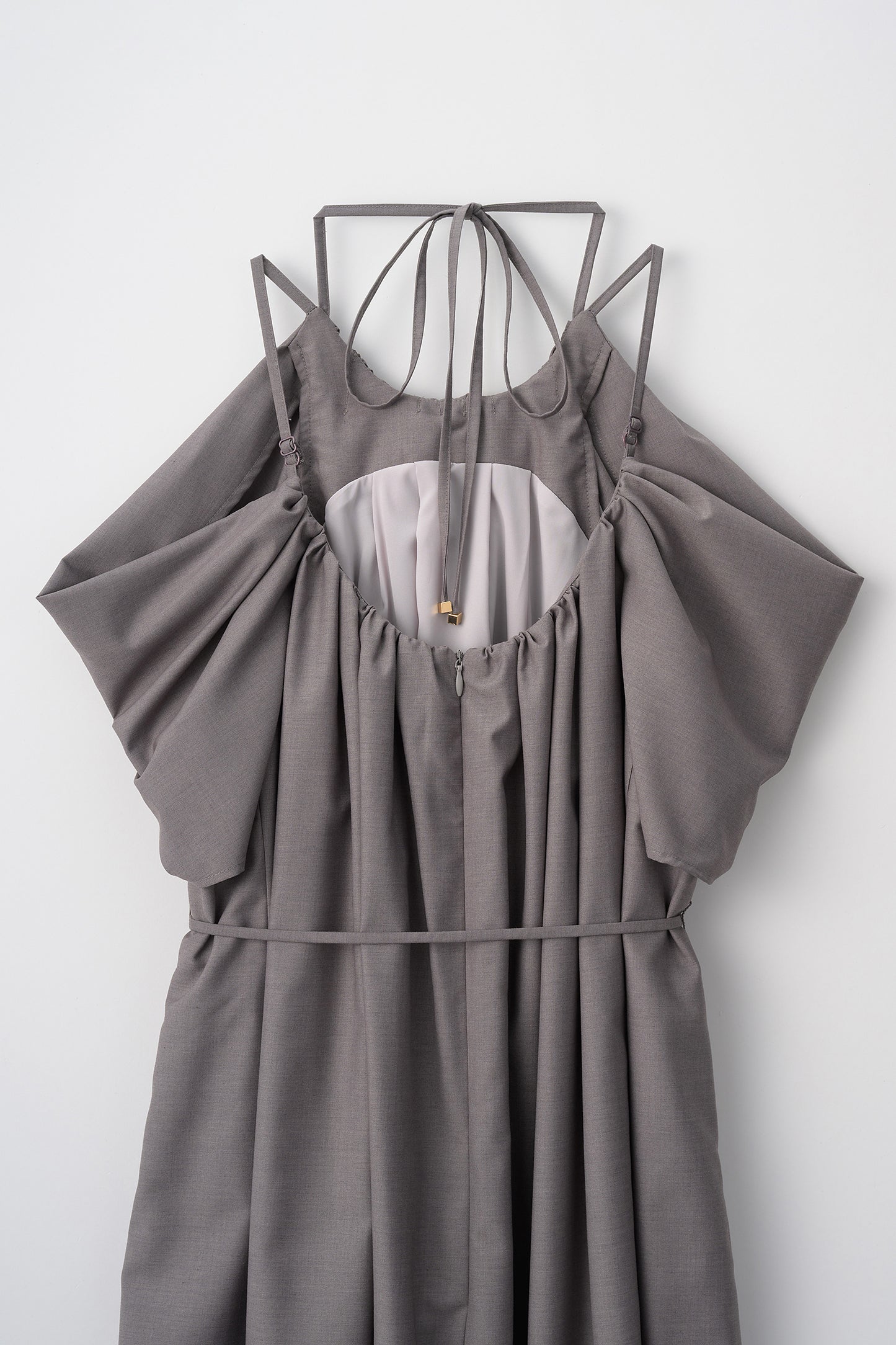 After hours halter-neck dress　(Estella.K×Audire)（Greige）