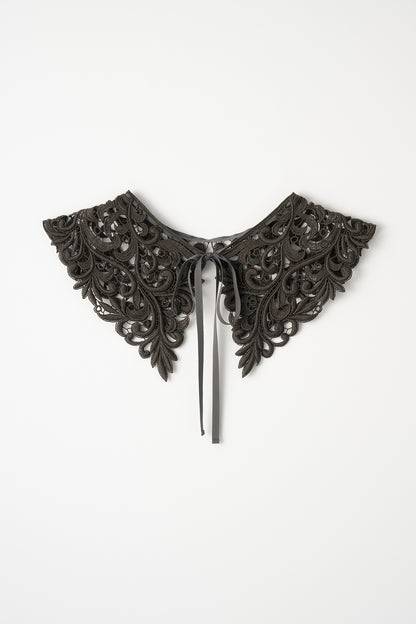 Christina lace collar (Charcoal brown)