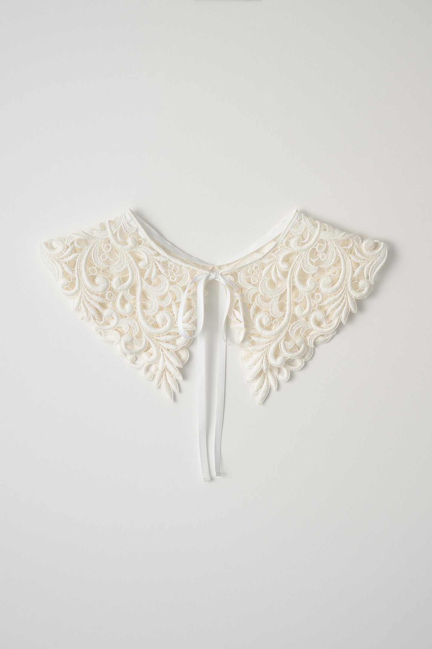 Christina lace collar (White)