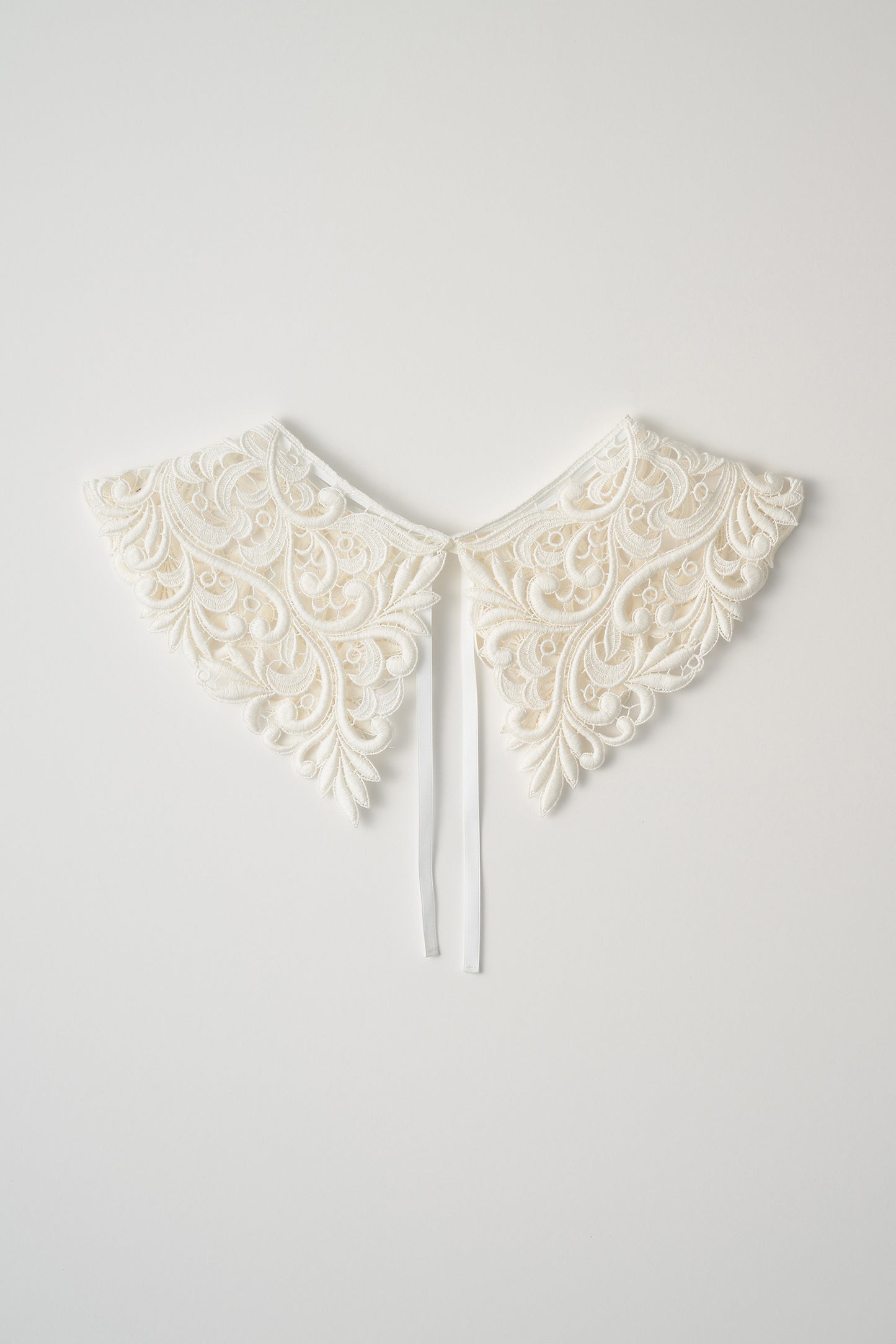 Christina lace collar (White)