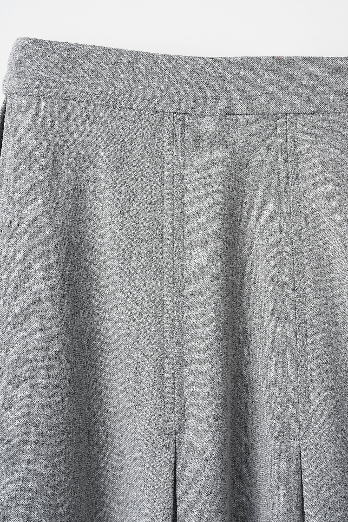 Gentle pleated skirt (Light gray)