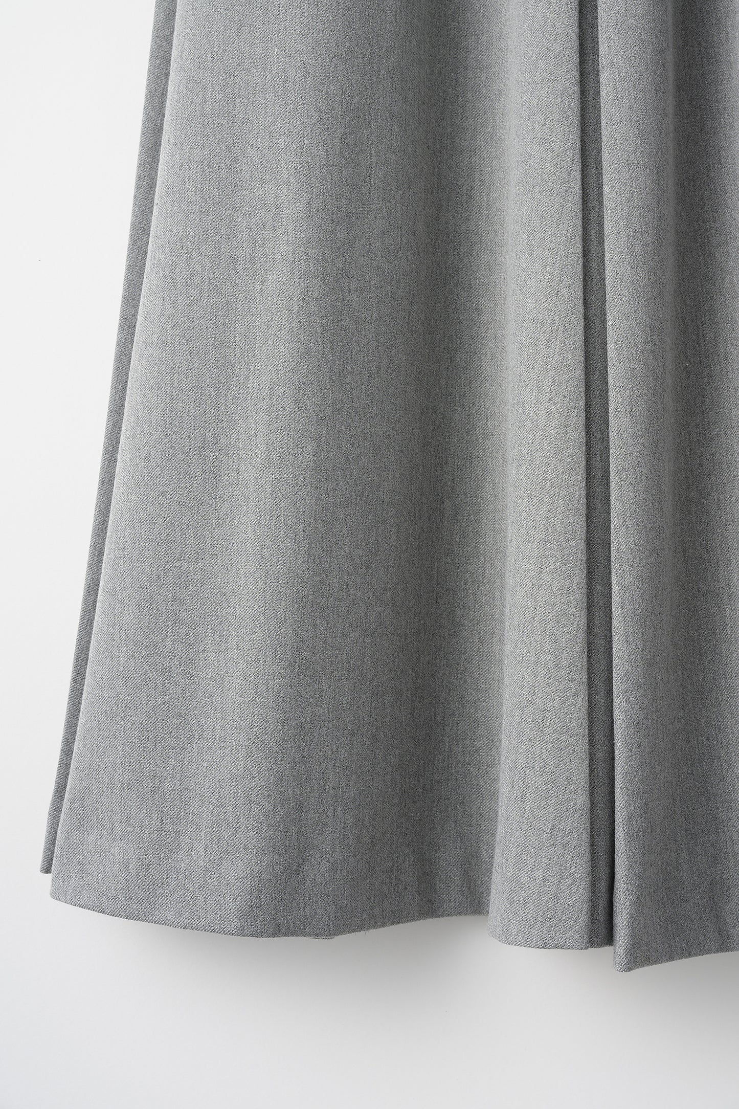 Gentle pleated skirt (Light gray)