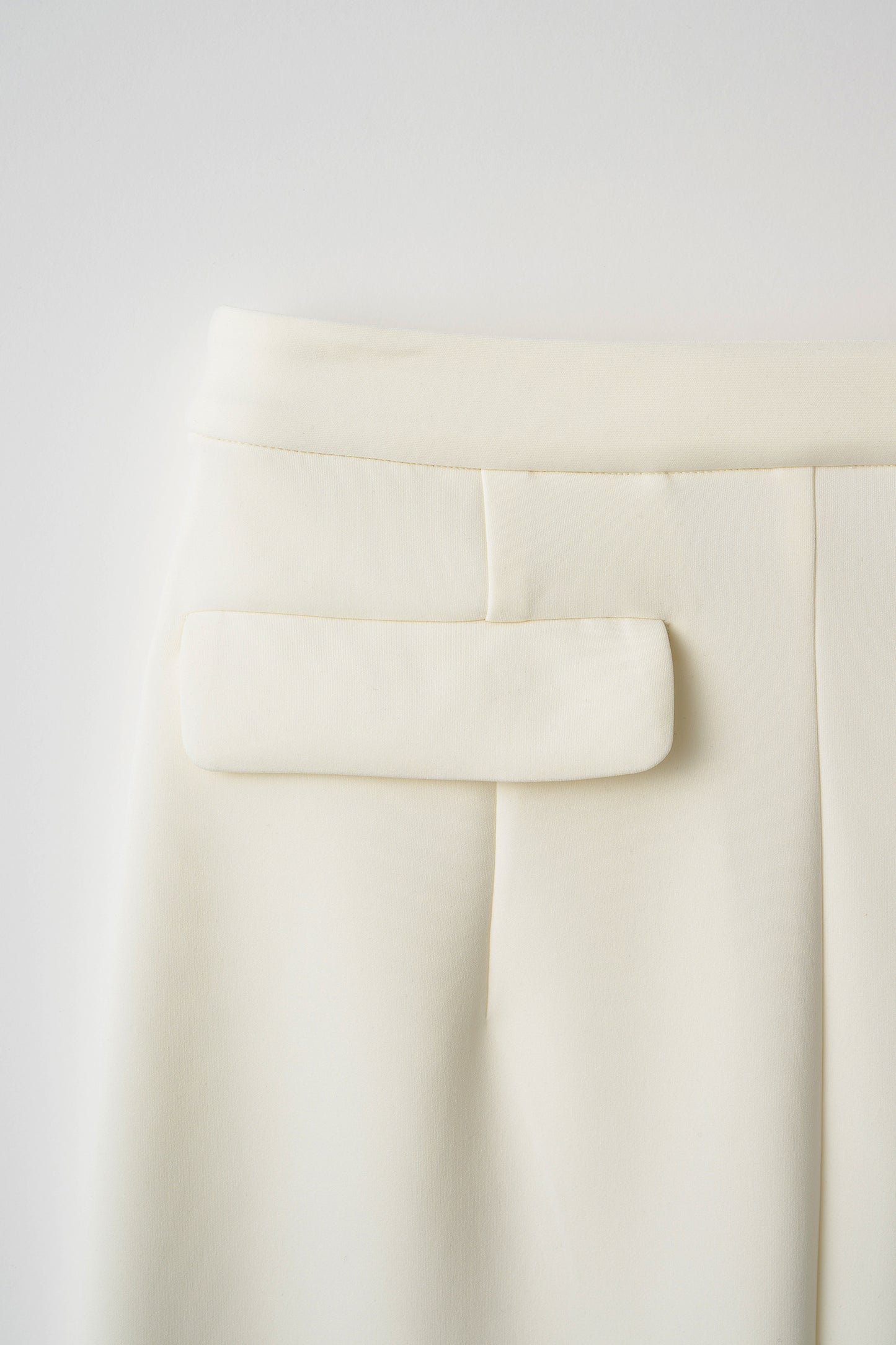 Roomy formal skirt (Ivory)